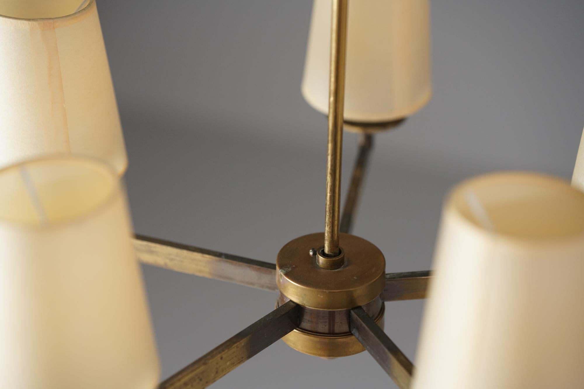 Anhänger Modell 3023, Paavo Tynell, Taito Oy, 1930/1940er Jahre (Finnisch) im Angebot