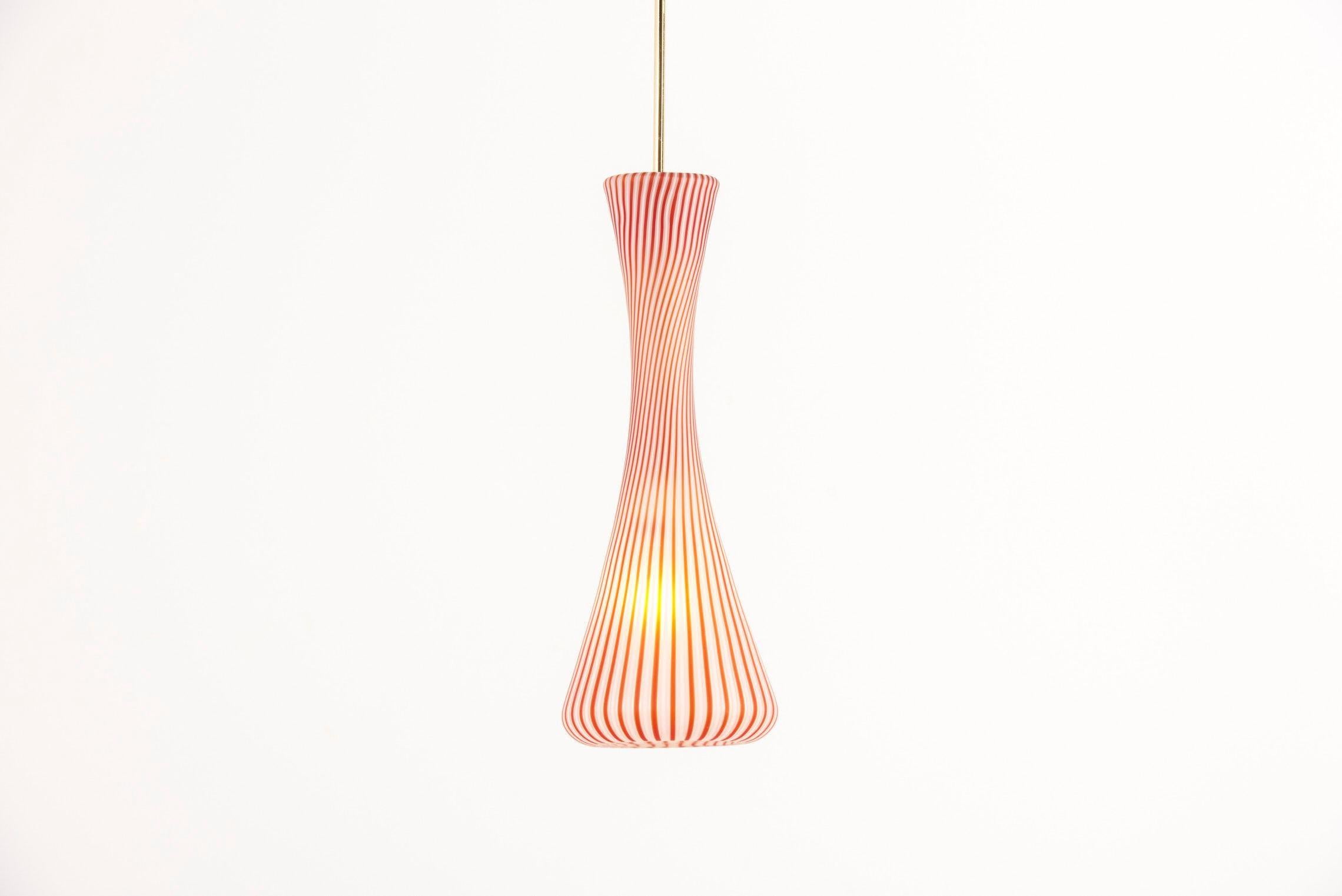 Pendant Murano Lamp in the Manner of Vignelli, Italy 1950s In Good Condition For Sale In Berlin, DE