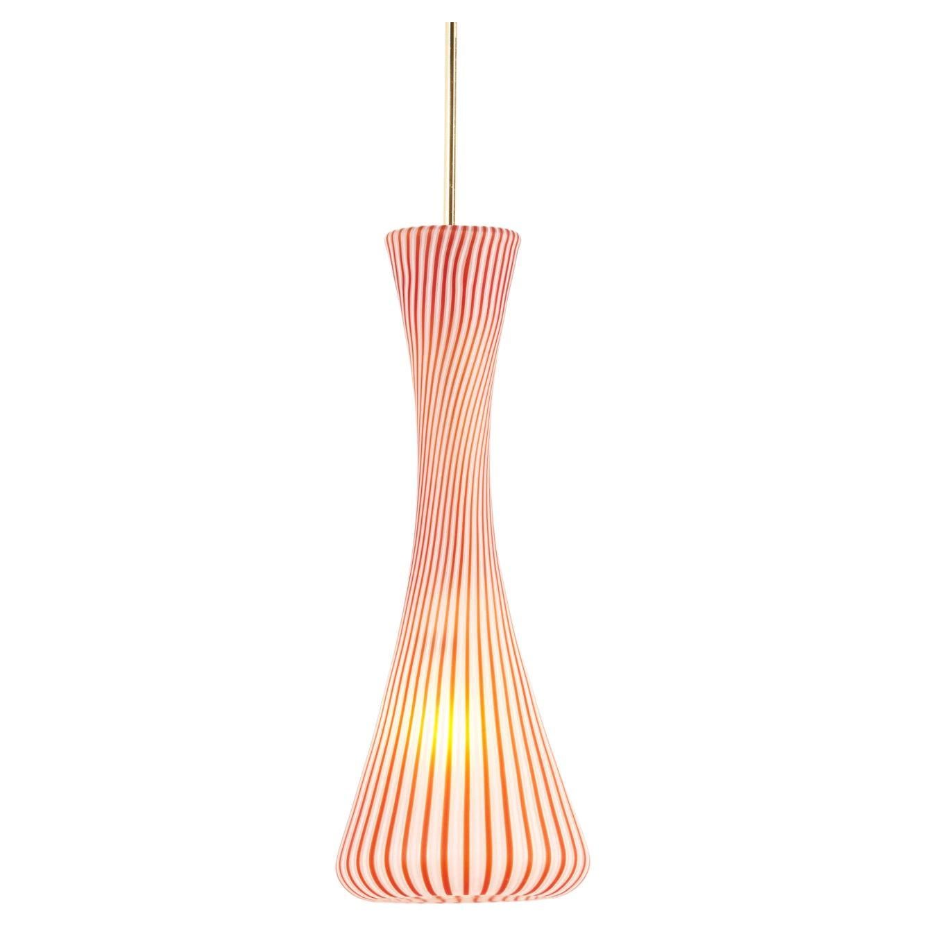 Lampe pendante de Murano à la manière de Vignelli, Italie. 1 x douille E27. 

Remarque : la lampe doit être installée par un professionnel, conformément aux exigences locales.