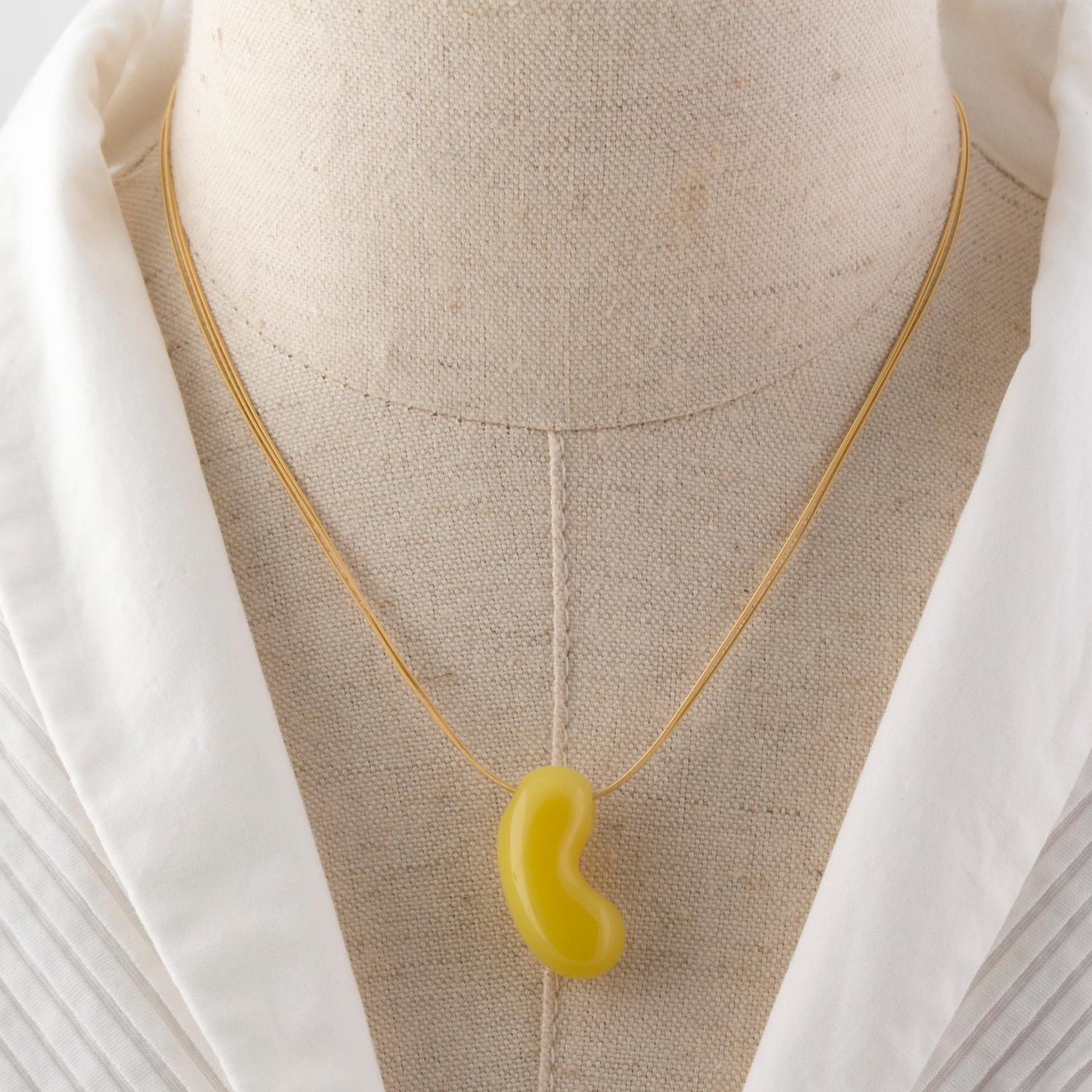 Pendant Necklace, 18 Karat Gold and Yellow Agate Jellybean In New Condition For Sale In Ballynahinch, Co Down