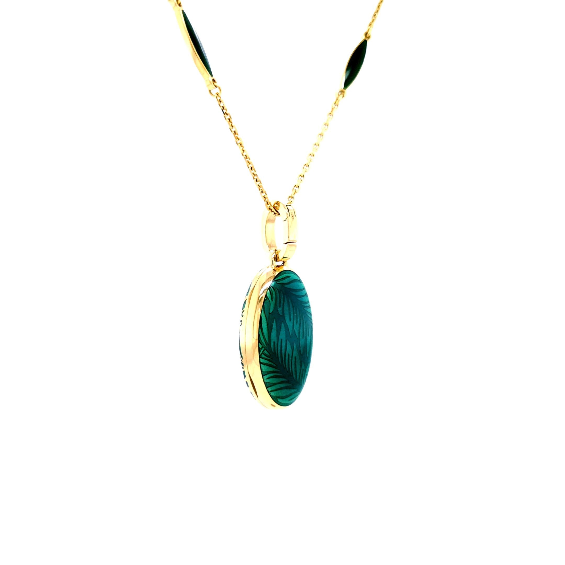 Taille brillant Collier médaillon pendentif en or jaune 18 carats, émail turquoise et 3 diamants 0,04 carat G VS en vente