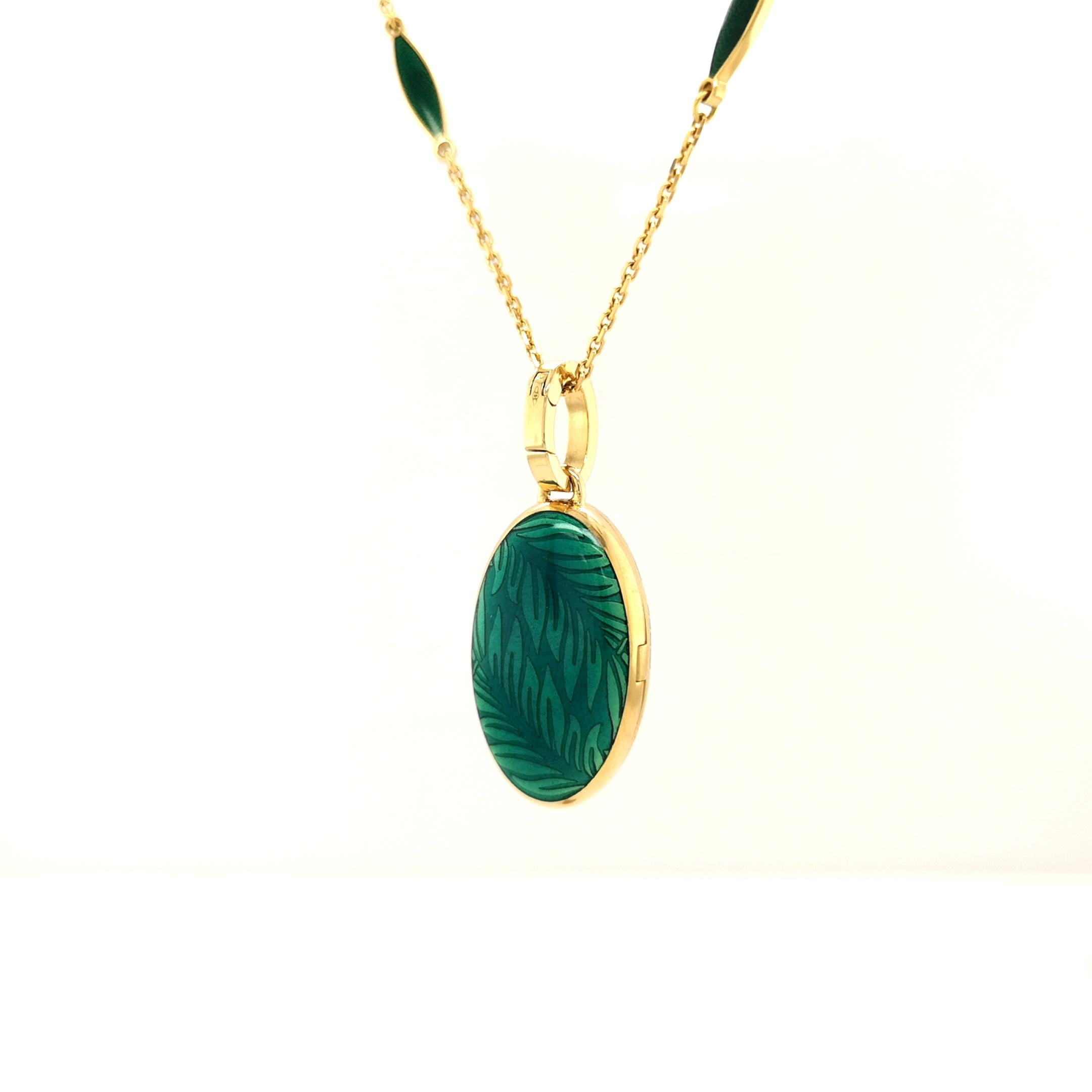 Women's Pendant Locket Necklace 18k Yellow Gold Turquoise Enamel 3 Diamonds 0.04 ct G VS For Sale