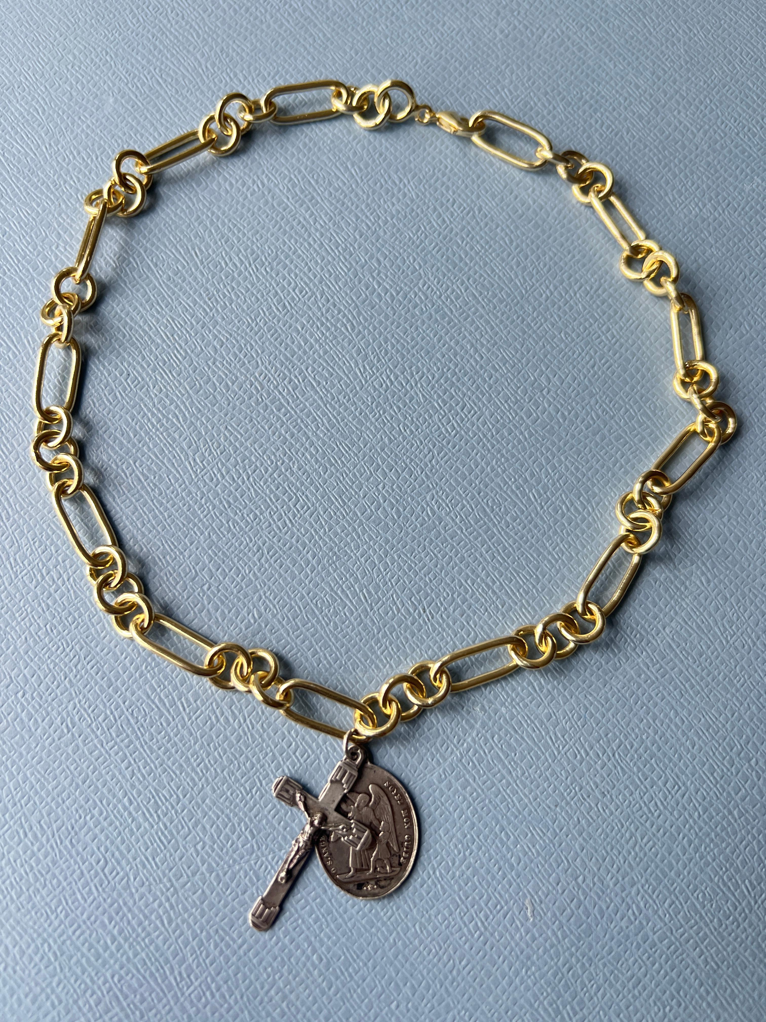 Pendant Necklace Chain Medal Cross Angel Choker Silver Gold Plated Vintage In New Condition In Los Angeles, CA