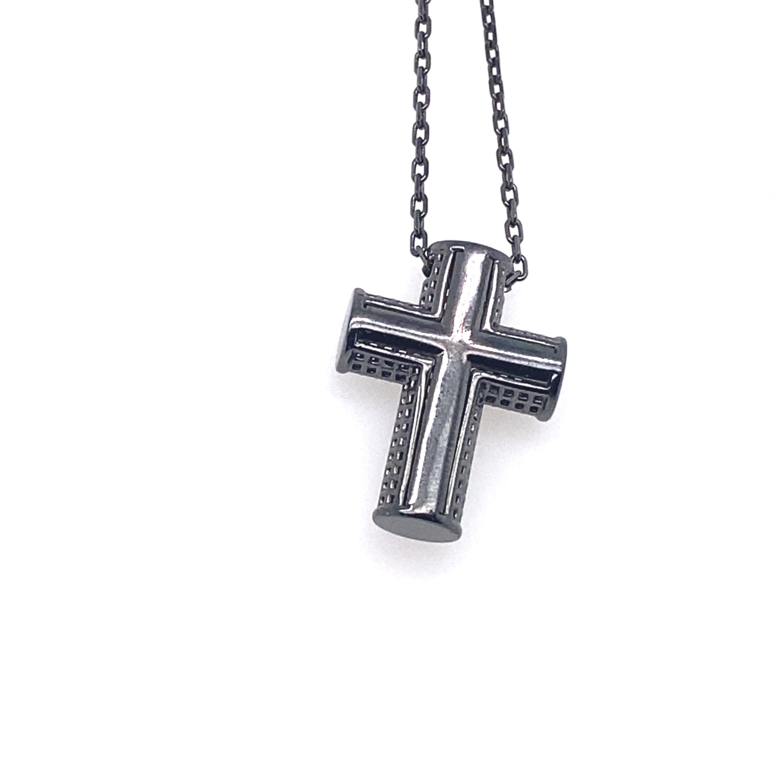 Pendant Necklace Cross Rhodium Black and White Diamonds White Gold 18 Karat  In New Condition For Sale In Vannes, FR