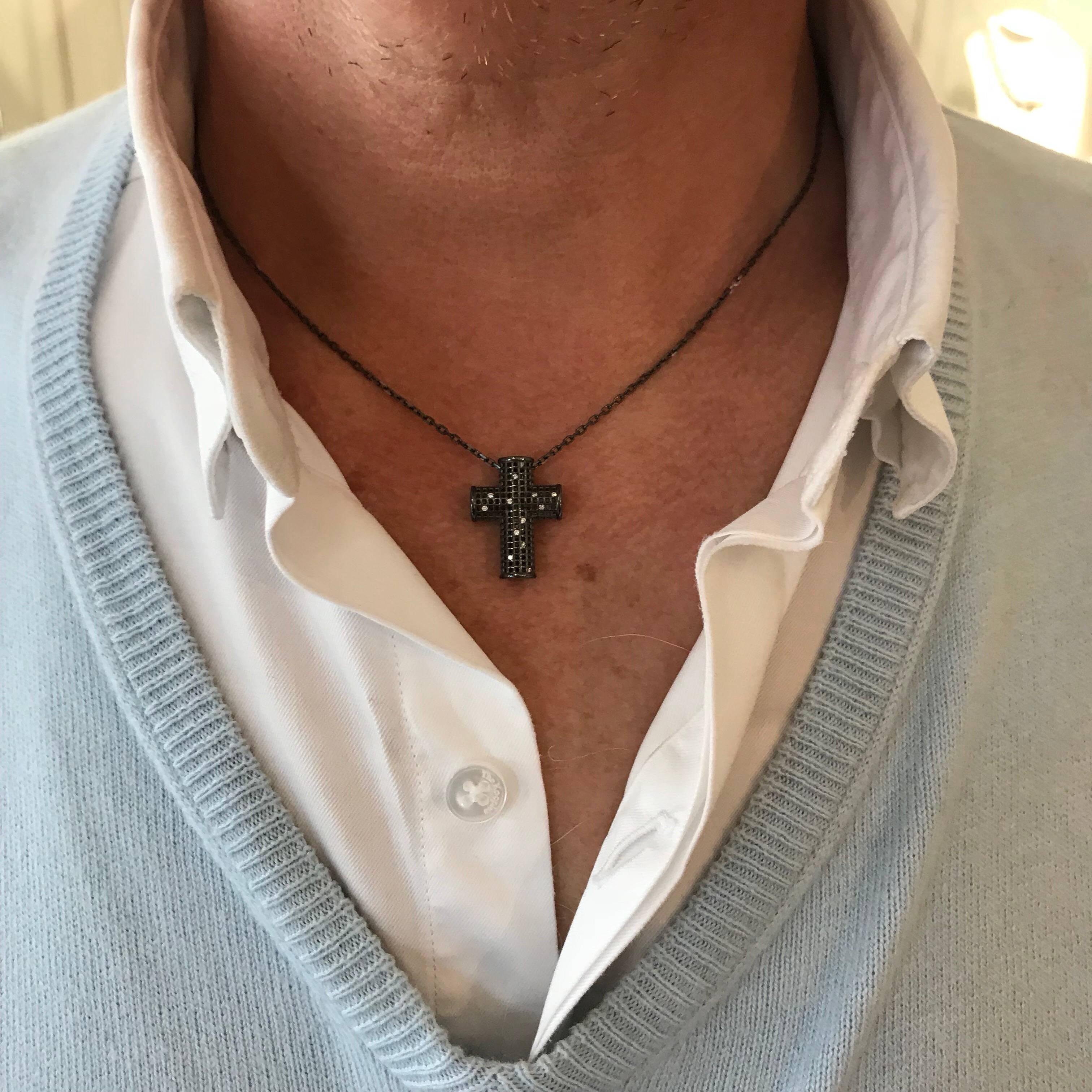 Men's Pendant Necklace Cross Rhodium Black and White Diamonds White Gold 18 Karat  For Sale