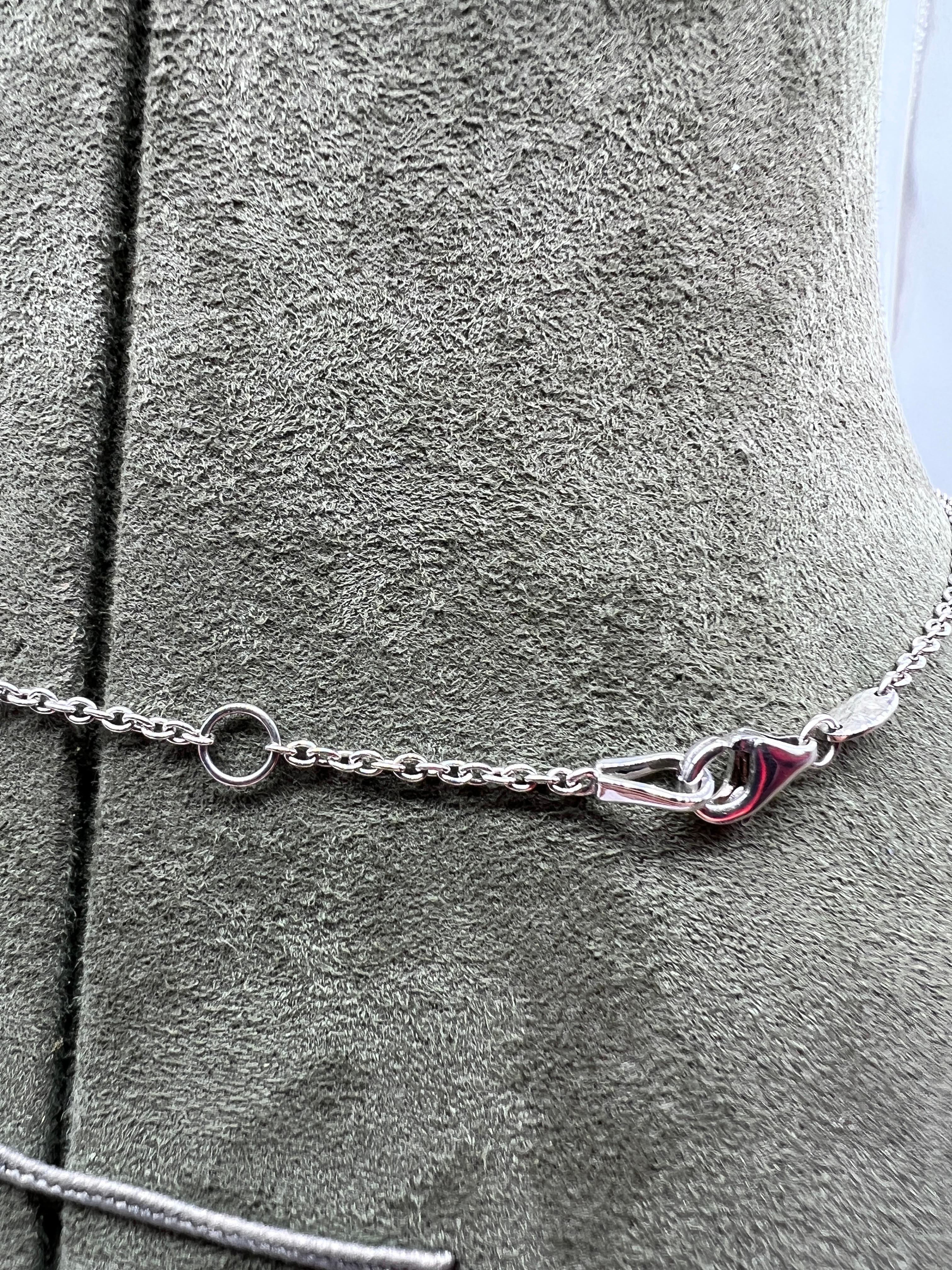 Taille poire Collier pendentif émeraude 1, 32 diamants en or blanc 18 carats