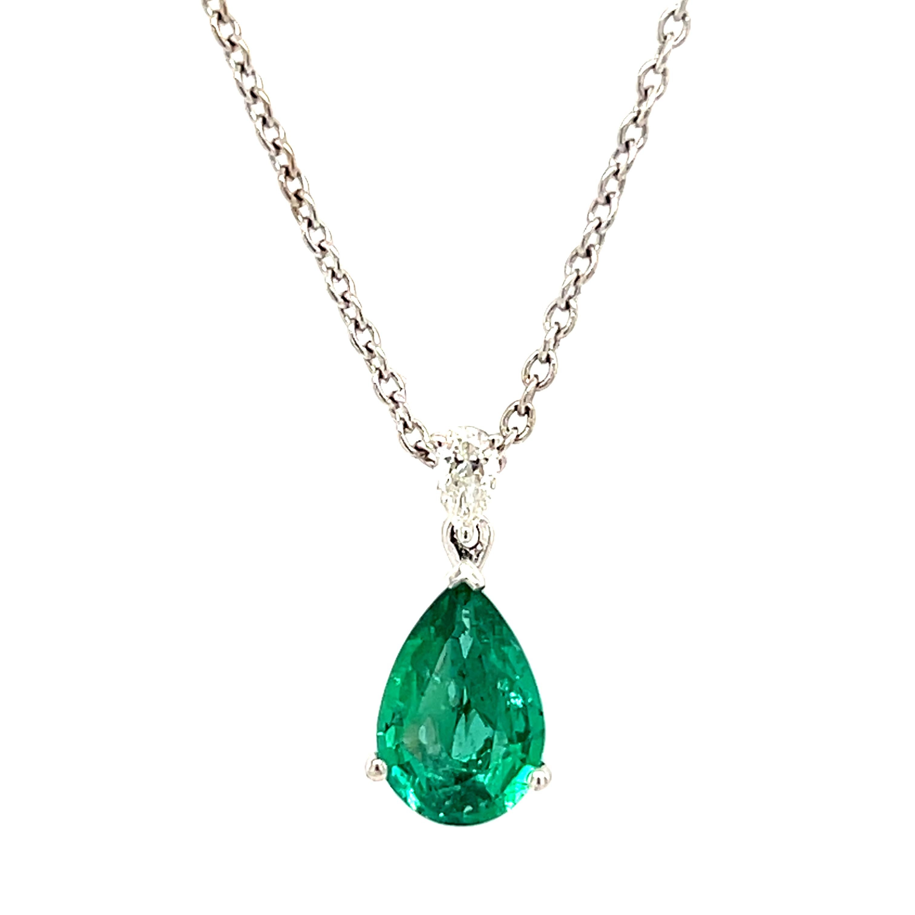 Pendant Necklace Emerald 1, 32 Diamonds White Gold 18 Carats