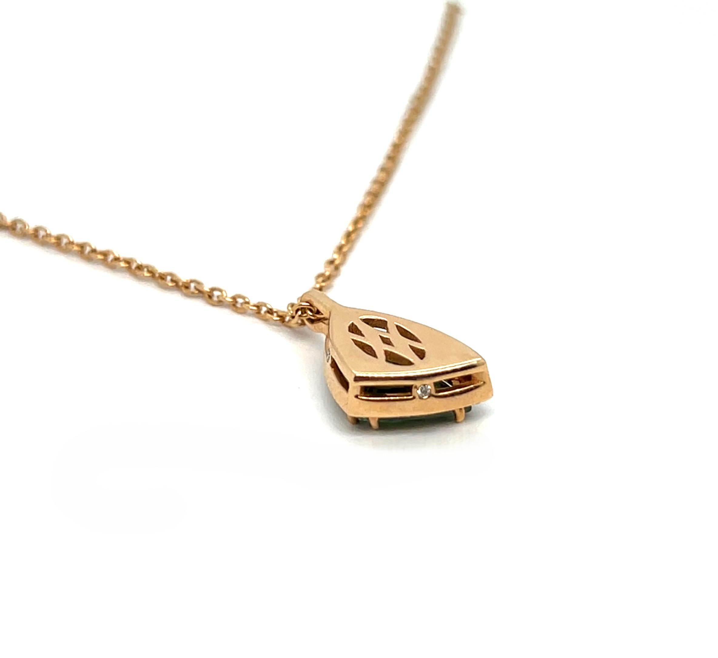Collier pendentif saphir vert 2, 27 carats diamants or rose 18 carats Pour femmes en vente