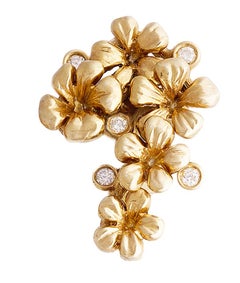 Collar Colgante de Oro Amarillo de 18 Kilates con Zafiro Natural y Diamantes