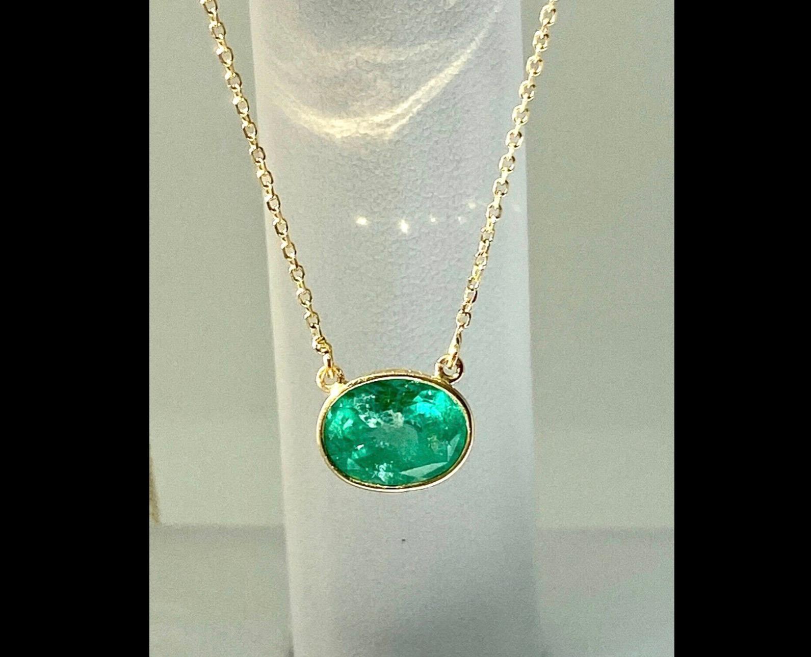 Oval Cut Pendant Necklace Oval Natural Emerald 18 Karat For Sale