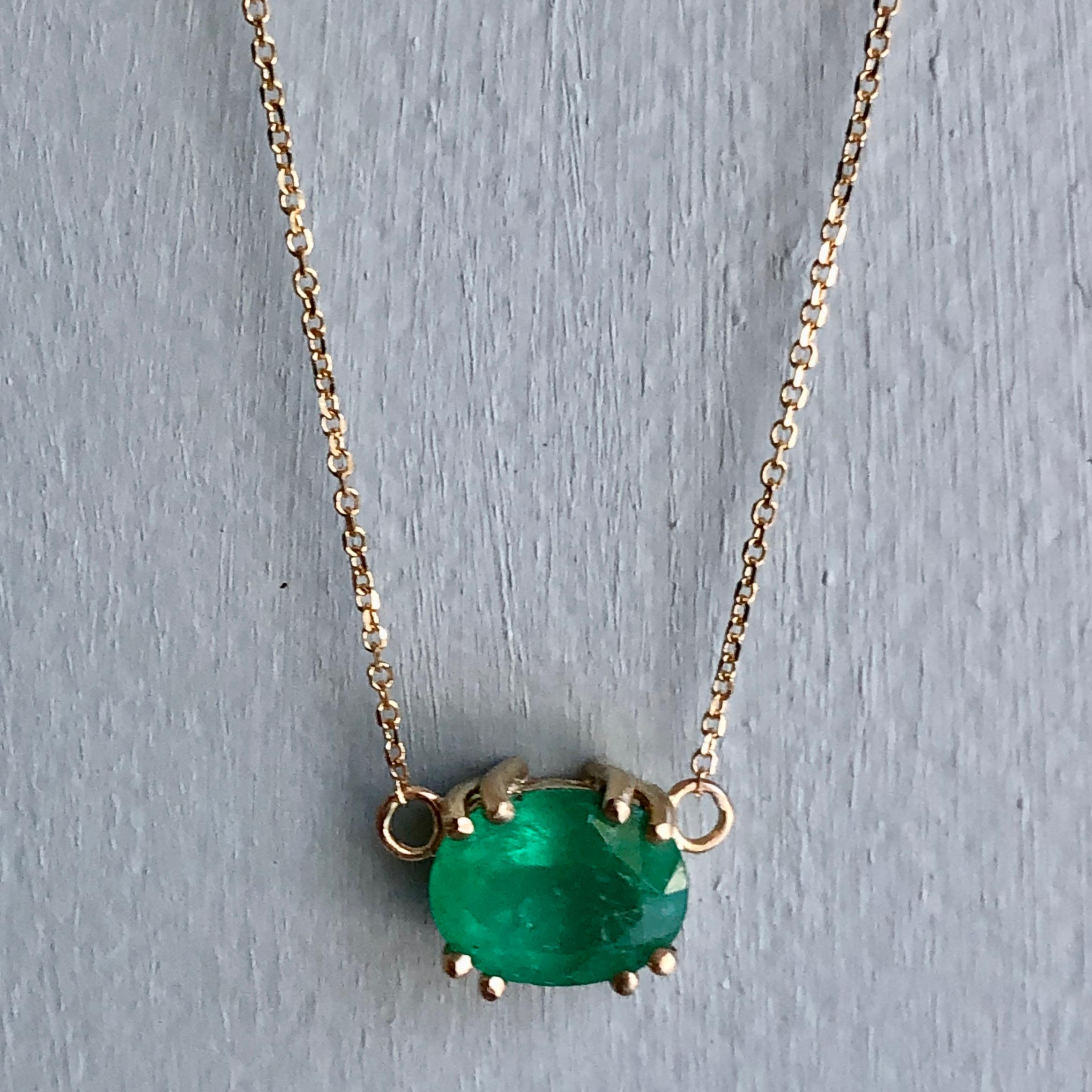 Pendant Necklace Oval Natural Emerald 18 Karat 6