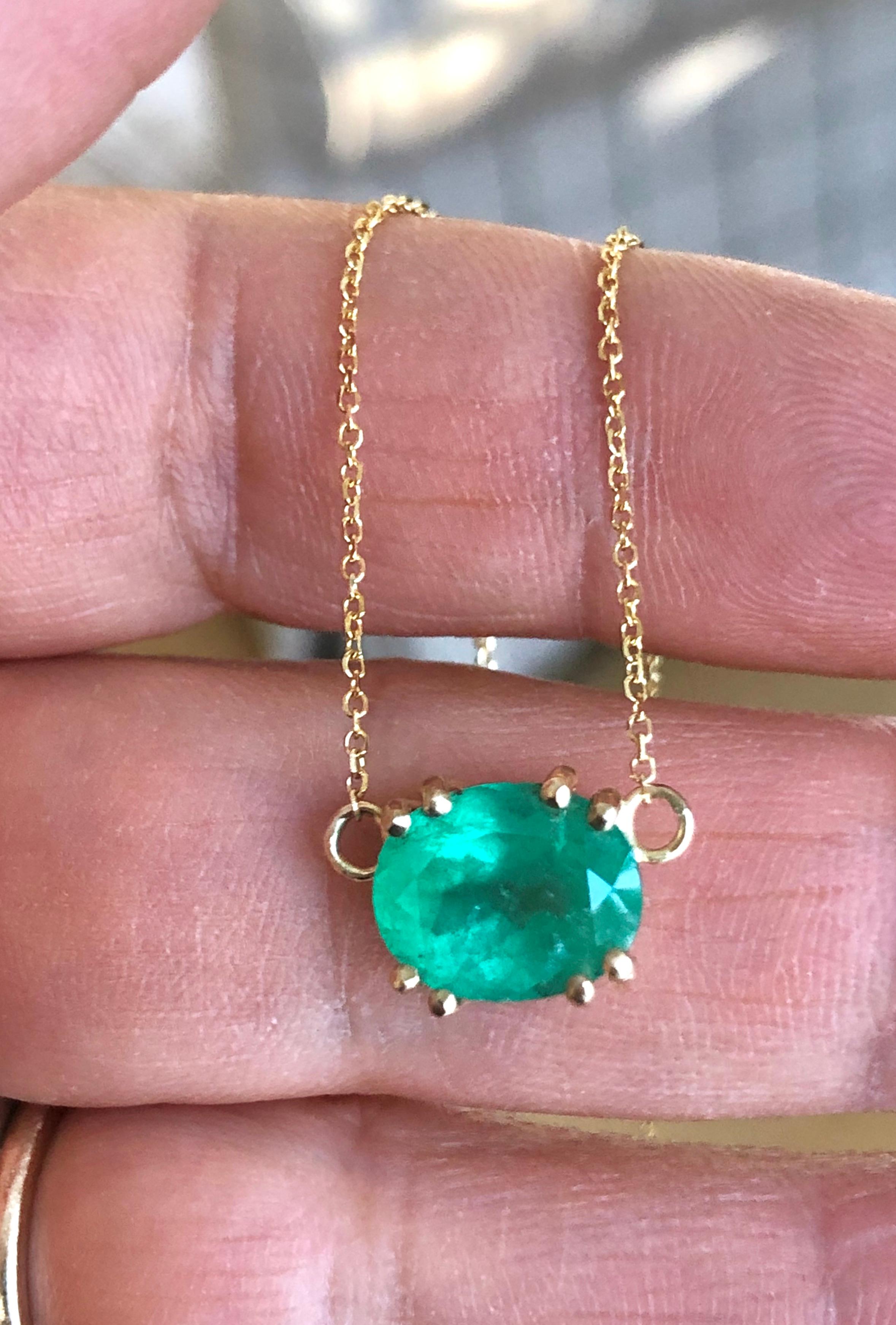 Pendant Necklace Oval Natural Emerald 18 Karat 1