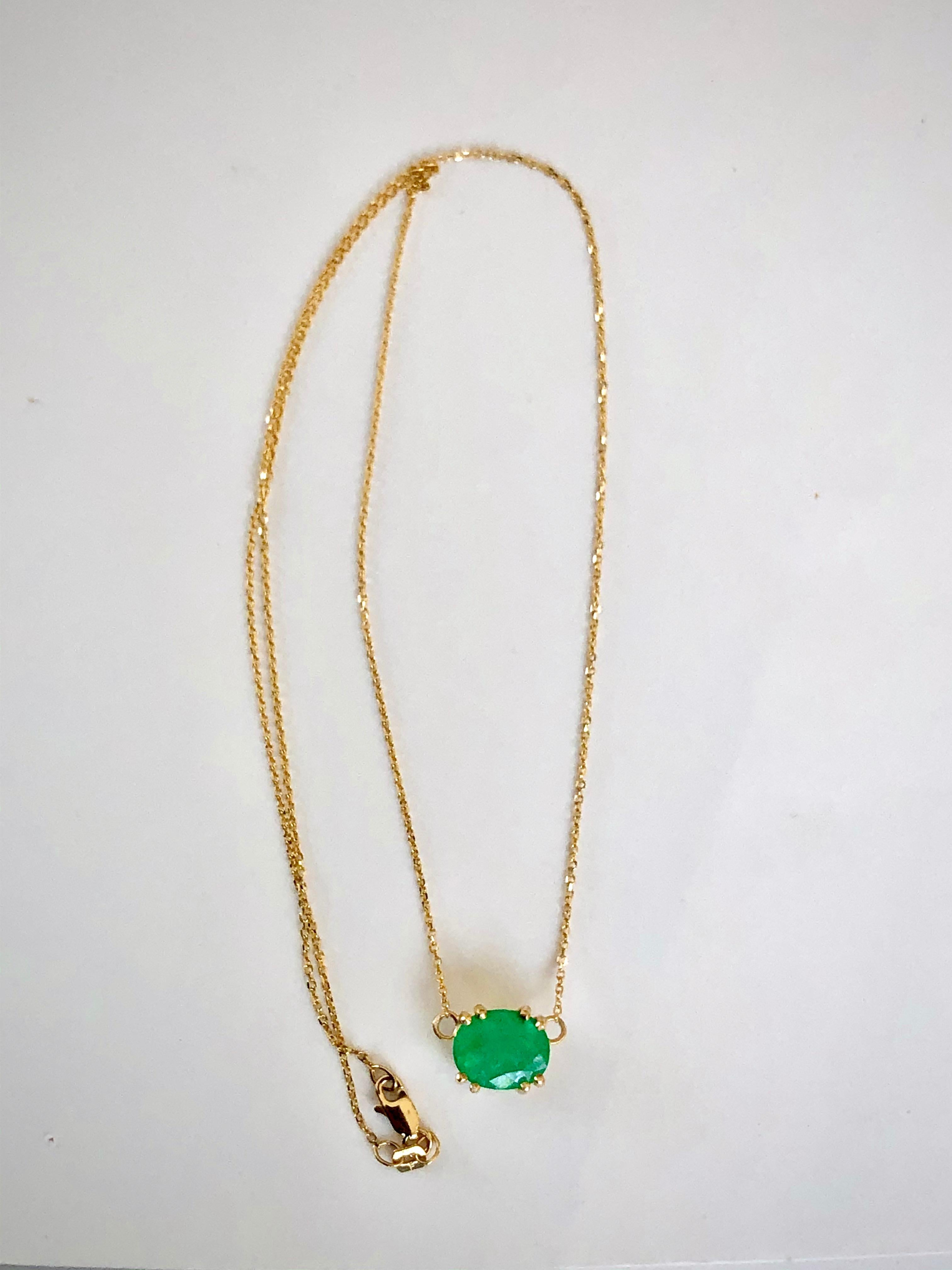 Pendant Necklace Oval Natural Emerald 18 Karat 2