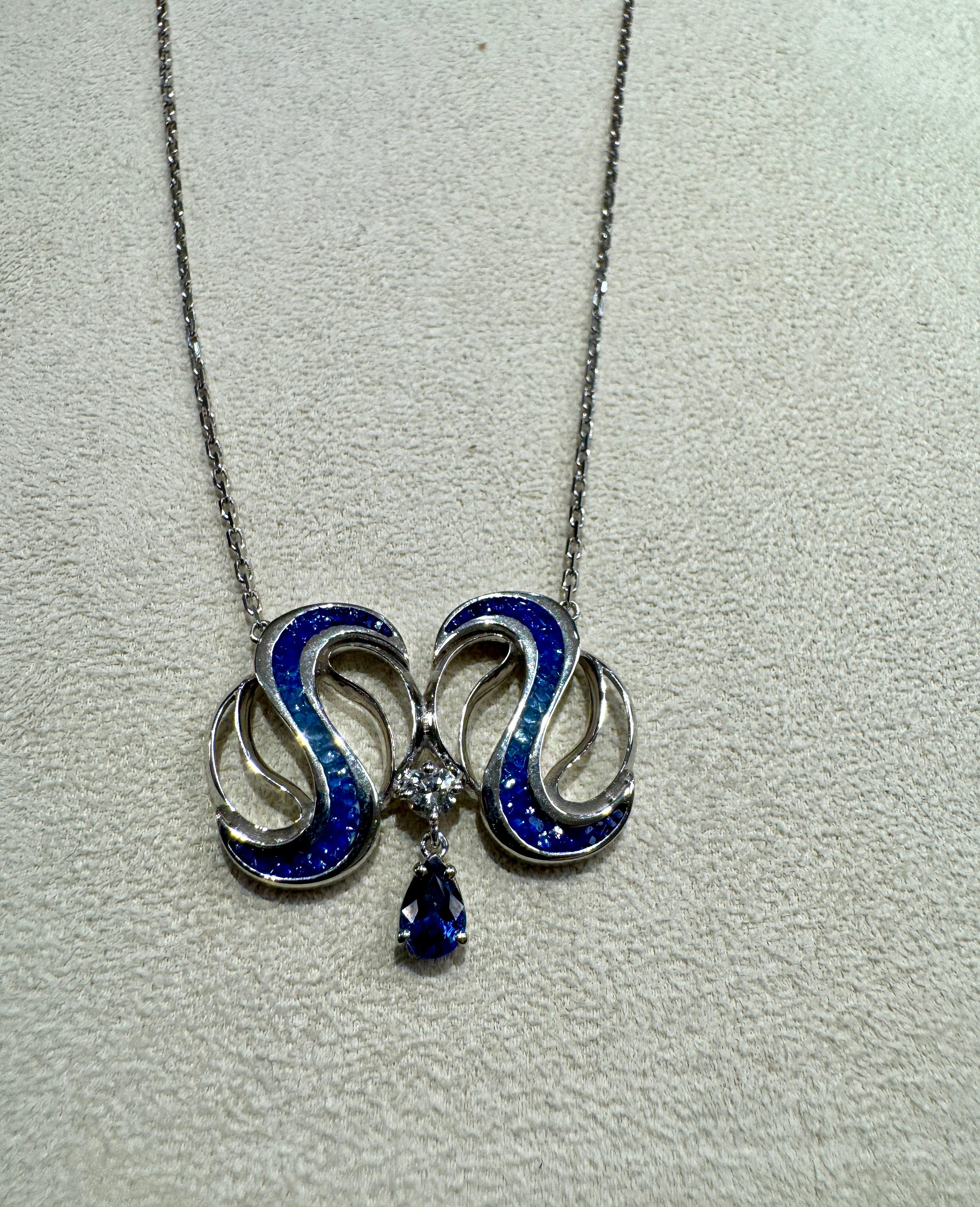 Taille mixte Collier pendentif en or rose, saphir bleu, diamant blanc et micromosaïque en vente