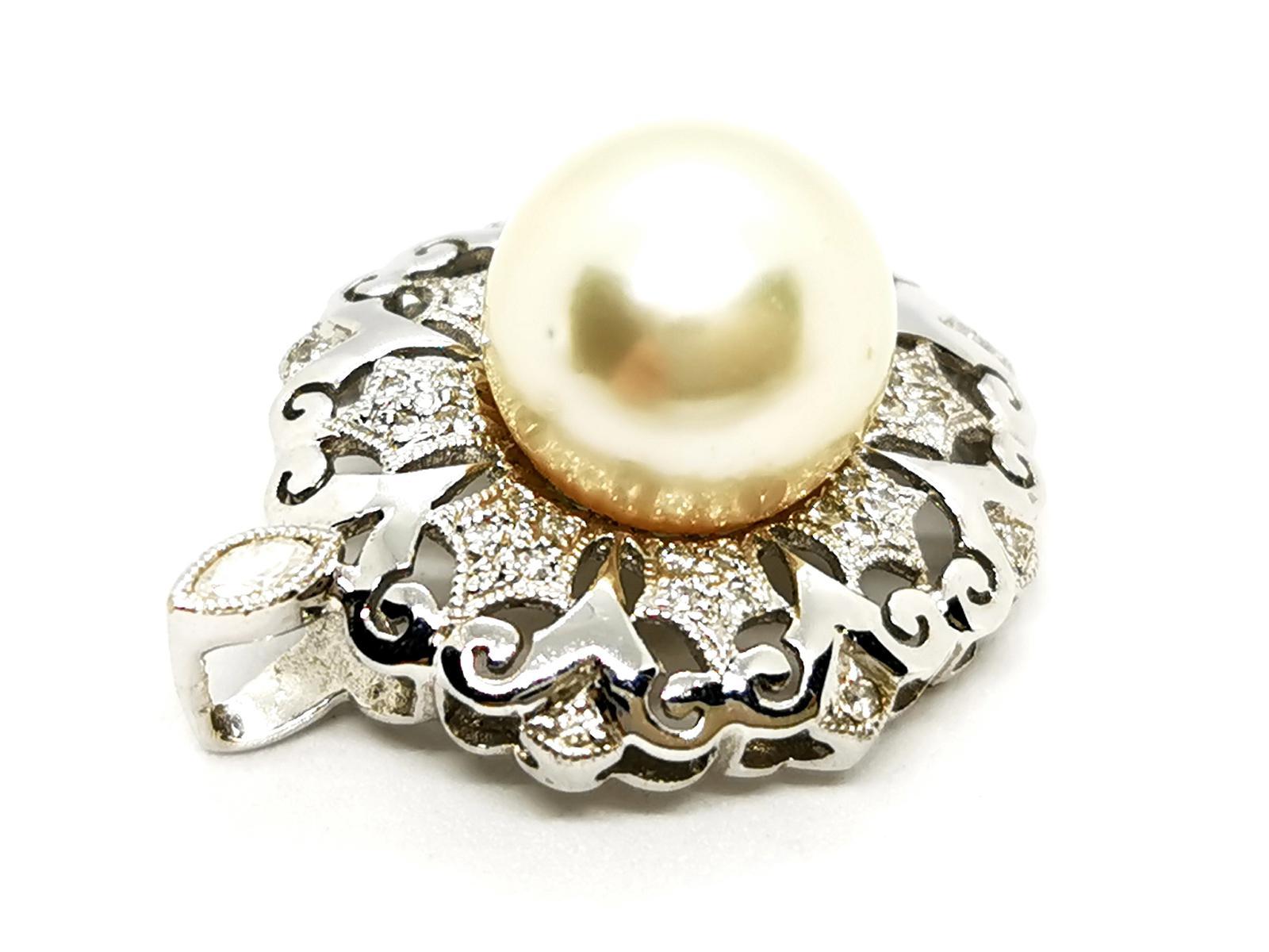 Pendant Necklace White Gold Pearl For Sale 1