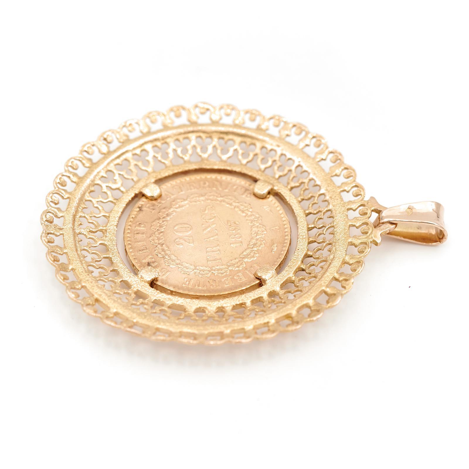 Women's Pendant Necklace Yellow Gold For Sale