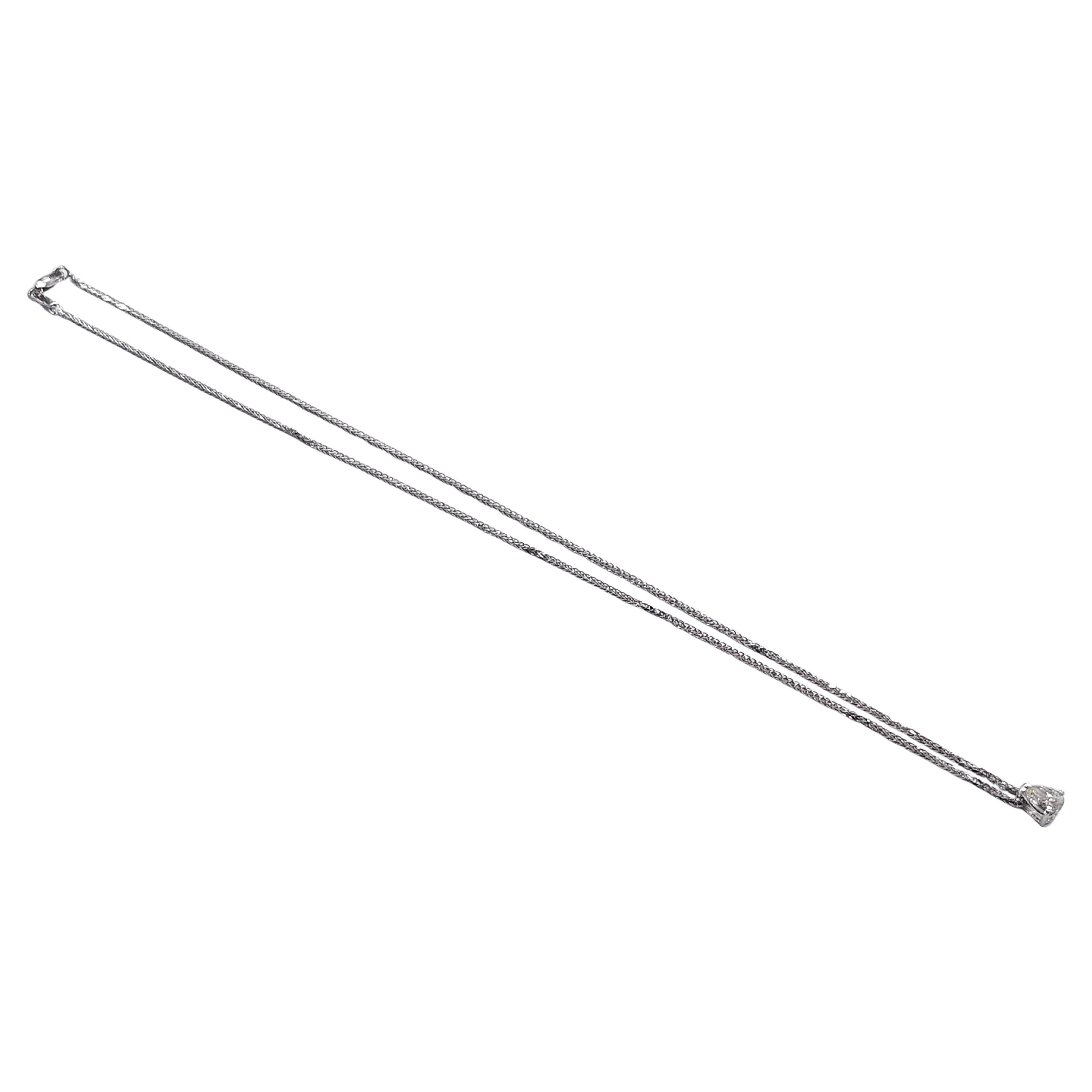 Collares Colgantes Diamante Natural Talla Pera 0,75 Quilates Oro Blanco 18 kilates Contemporáneo en venta