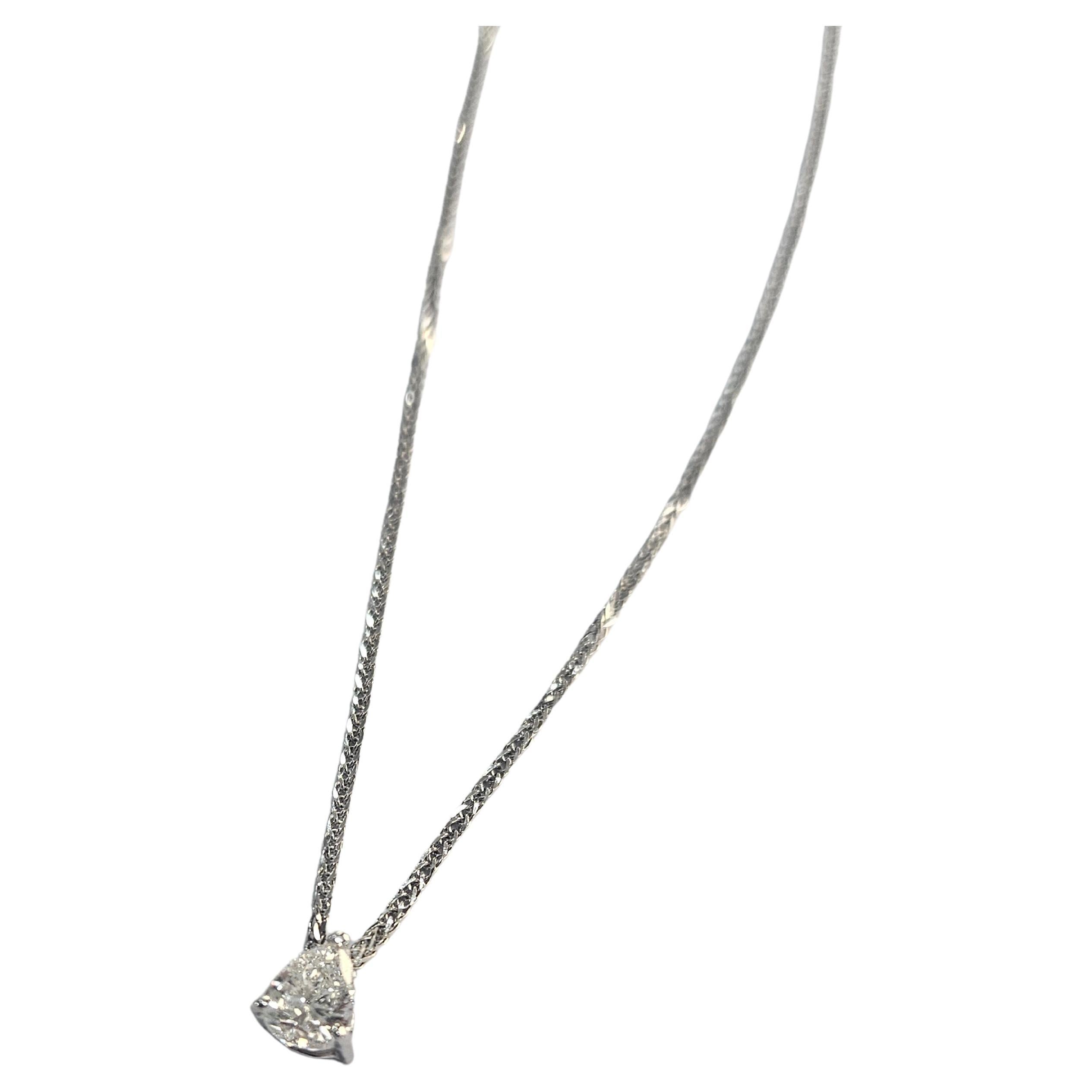 Collares Colgantes Diamante Natural Talla Pera 0,75 Quilates Oro Blanco 18 kilates Corte pera en venta