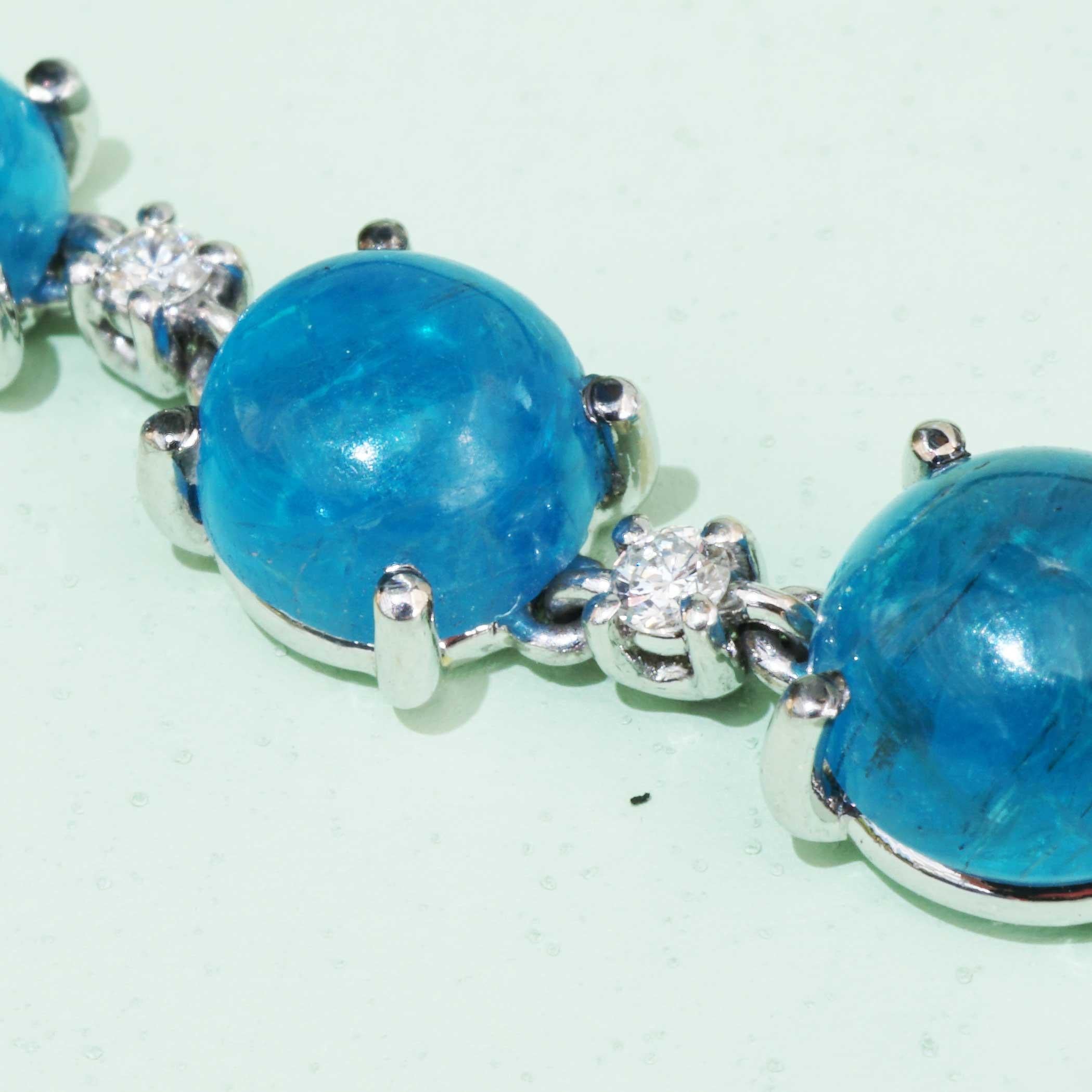 Pendentif NEON couleur bleue apatite et diamants magnifique invisible couleur 3,78 carats en vente 1
