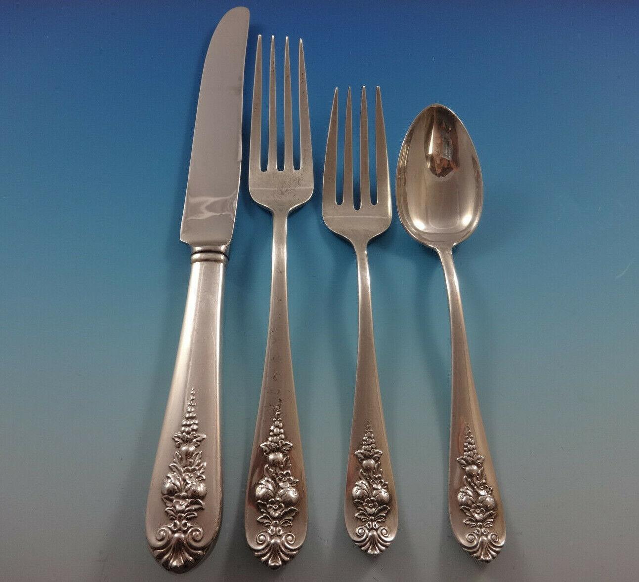 Ciondolo di frutta di Lunt Silver Set di posate in argento sterling per 12 persone Servizio 65 pezzi In condizioni ottime in vendita a Big Bend, WI