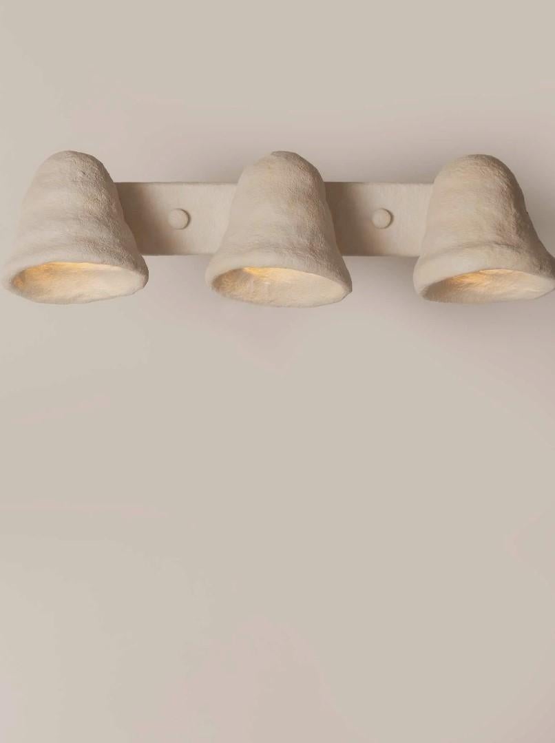Kategorie: Beleuchtung, Dekoration
Typ: Dekoration, Stehlampe, Wandlampe, Pendelleuchte, Tischlampe
MATERIAL: Keramischer Sockel, Textilkabel
Keramische Glasur: Milch oder Ocker
Lichtquelle: G4, 110-220V

Erleben Sie den luxuriösen Charme unserer