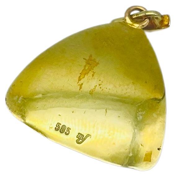 Round Cut pendant round coral with pearls 14k yellow gold For Sale