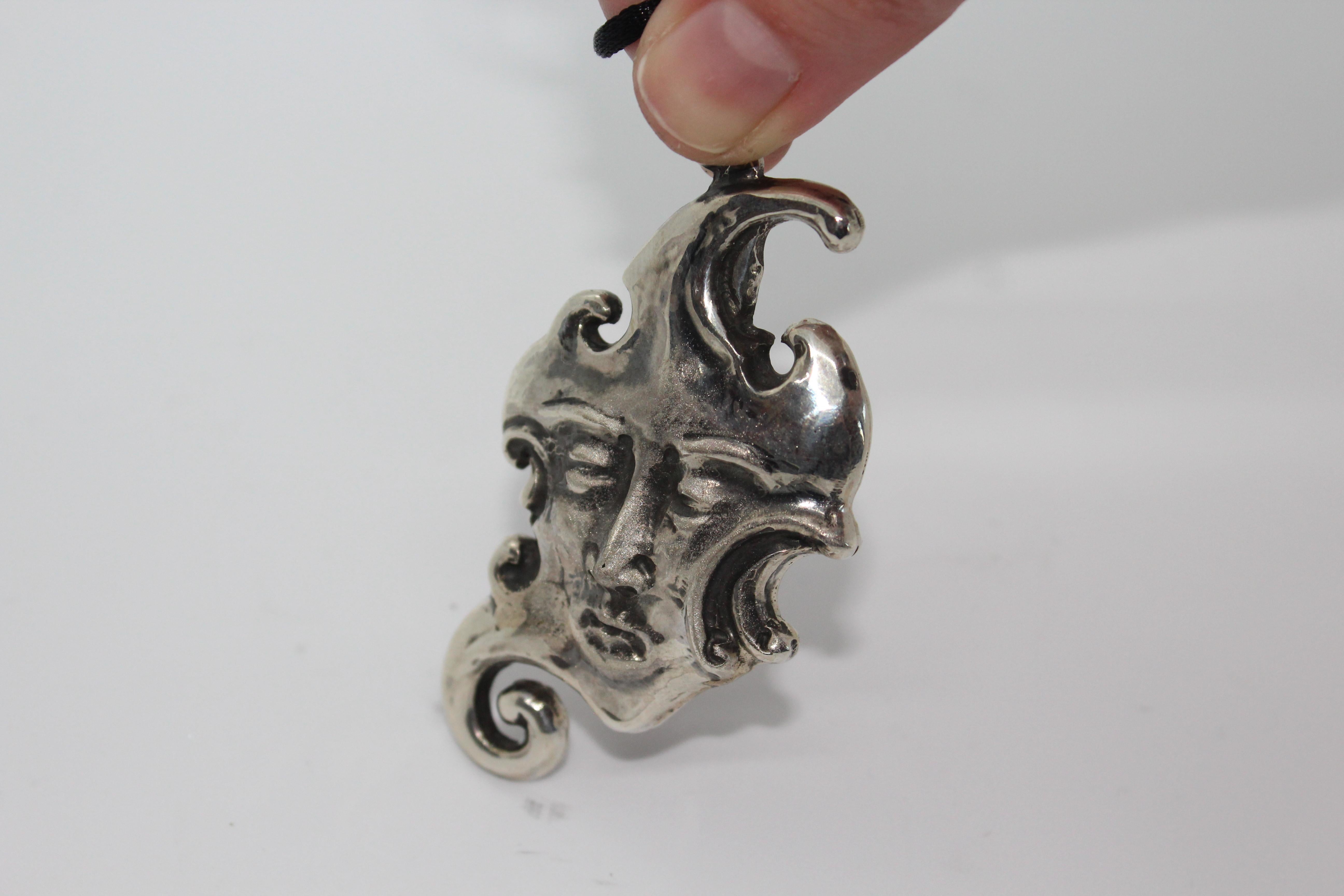 The “Merriam” pendant is part of our jewelry line “Homage to the ancestors”, inspired by famous oeuvres of great artists. All our sterling silver pieces of jewelry are handmade: it means that none is like the other. As a matter of fact, our aim is