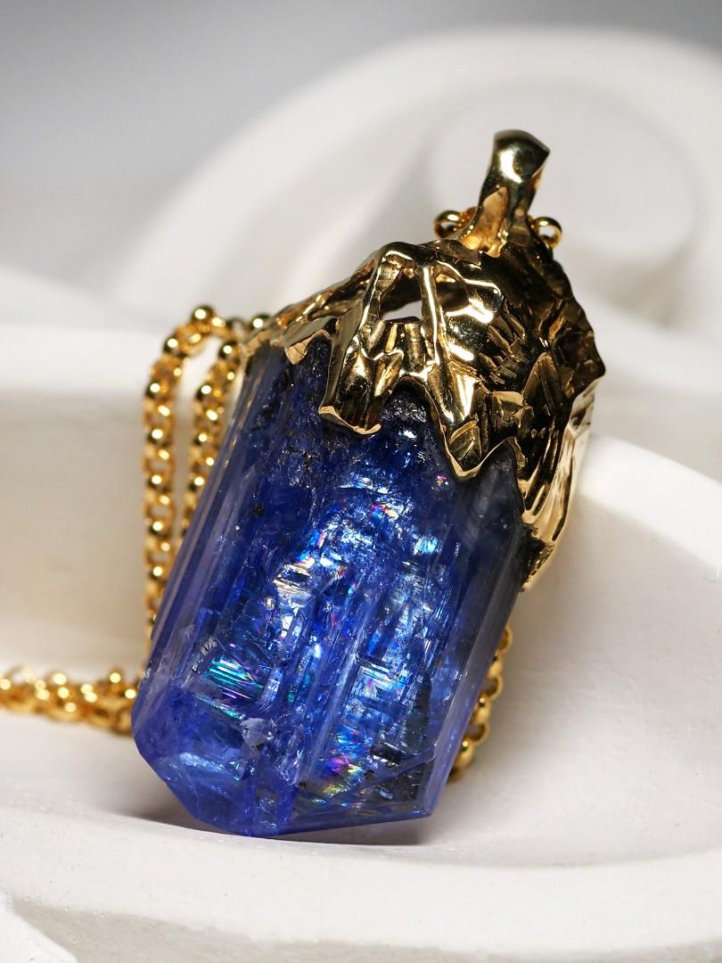 Mens Pendant Tanzanite Gold Big Rare Natural Crystal Raw Blue Tanzanite Gemstone In New Condition In Berlin, DE