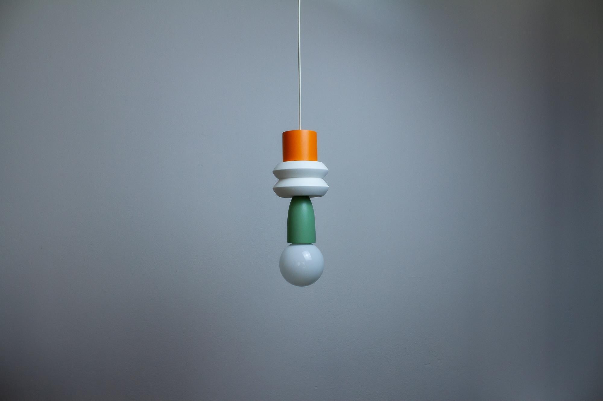 Colgante Trem das Cores 3 - Diseño brasileño en madera Arcilla en venta