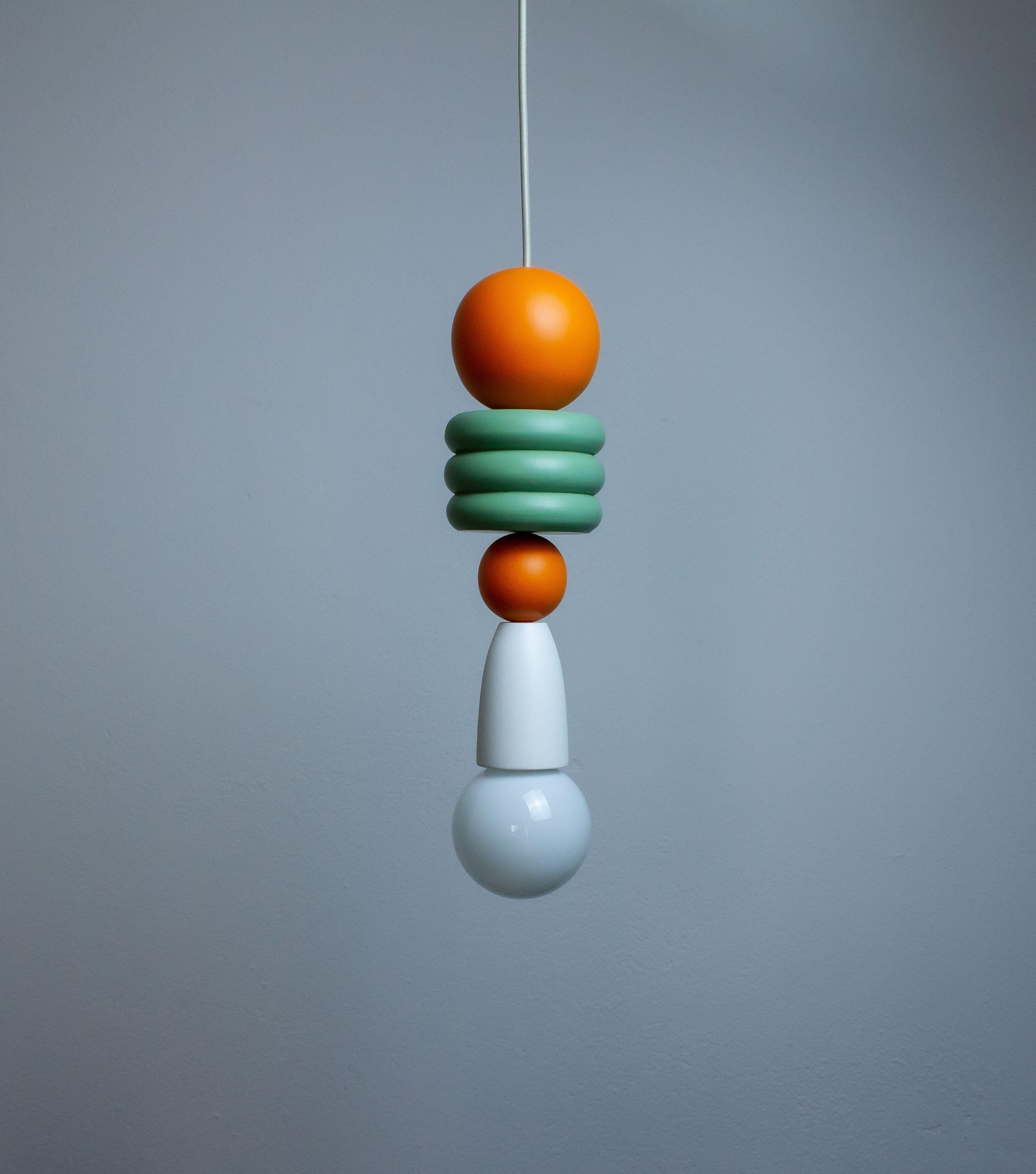 Brésilien Pendentif Trem das Cores 5 - Design brésilien en bois en vente