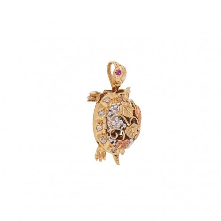 Pendant 'Turtle' with Offspring For Sale at 1stDibs