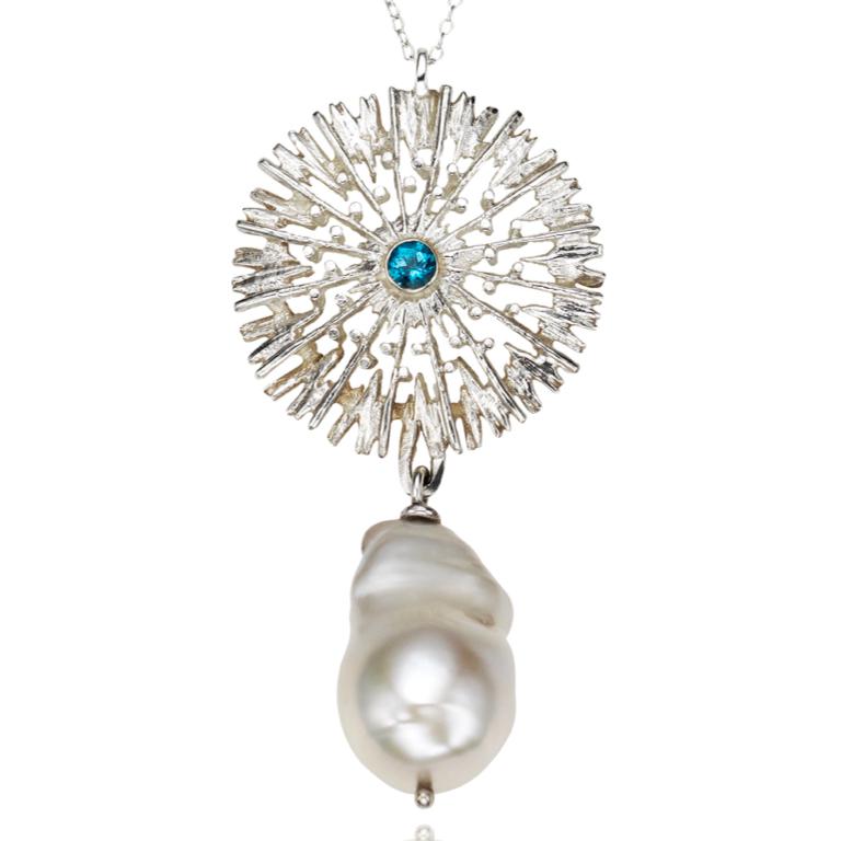 Etoilé Pendant with Blue Topaz Centre and Baroque Pearl Drop on a Silver Chain In New Condition For Sale In London, GB