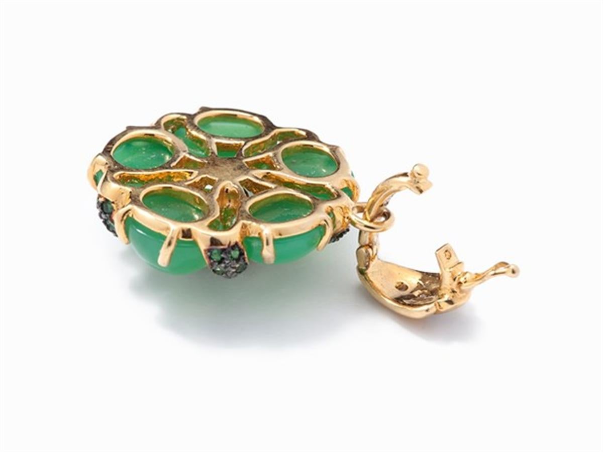 Pendant with Chrysophrase and Diamonds, 18 Karat Gold Tsavorites In New Condition For Sale In Bad Kissingen, DE