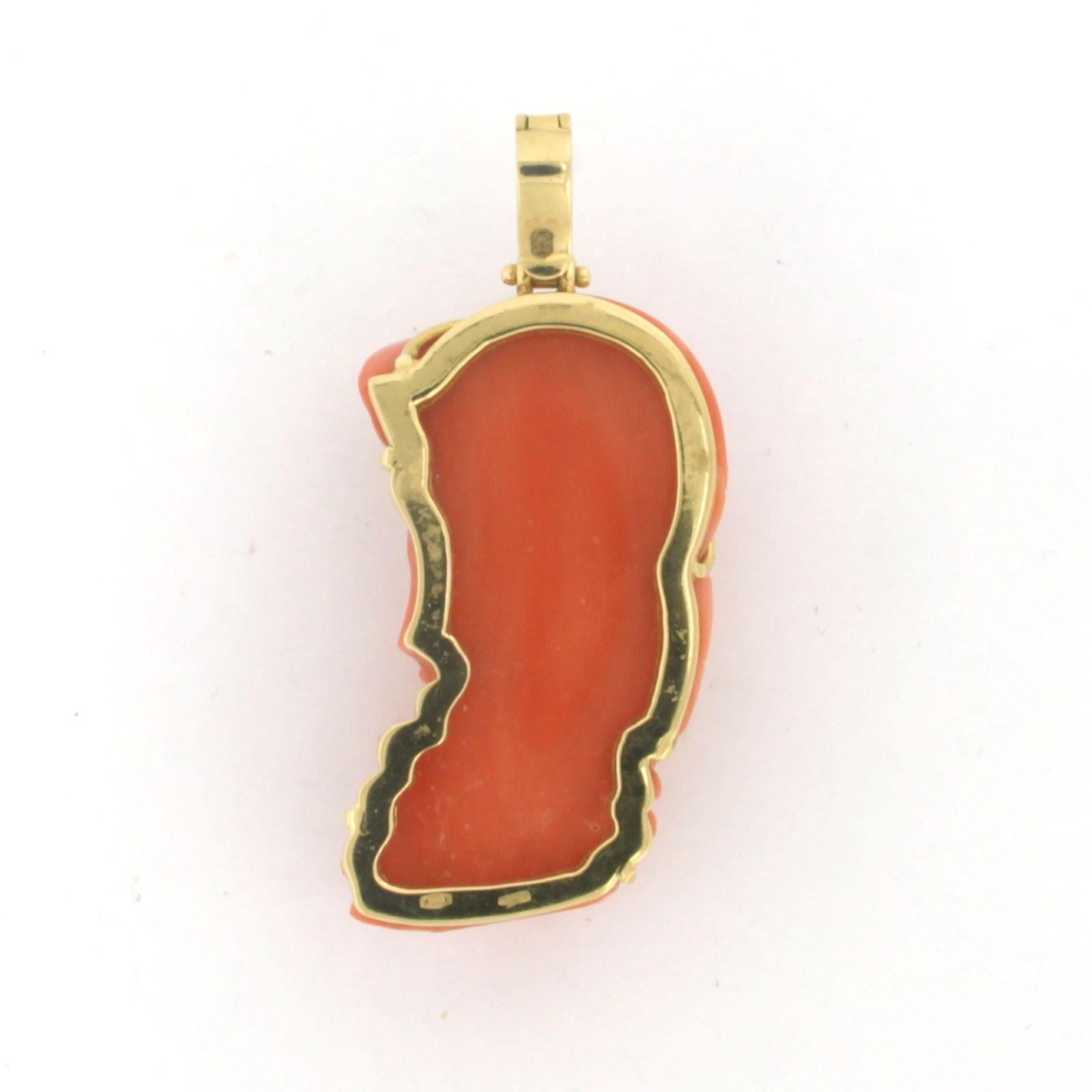 Taille brillant Pendentif avec corail et diamant taille brillant jusqu'à 0,03ct 19,0 grammes or 18k en vente