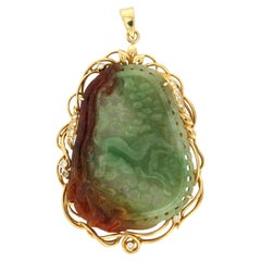 Pendant with jade and brilliant cut diamonds up to 0.20ct 18k gold 15.2 grams