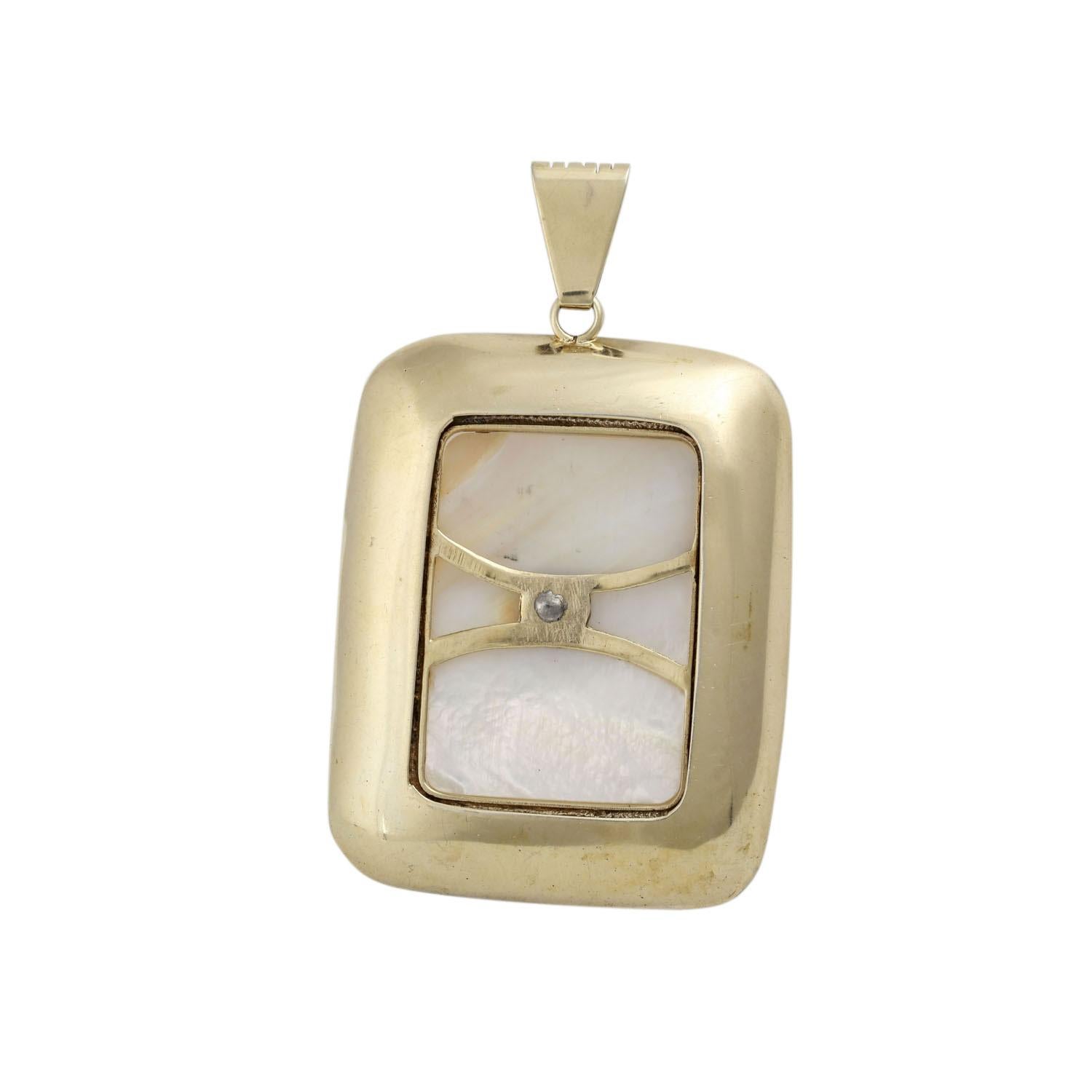 Pendant with Mother-of-pearl Plate In Good Condition For Sale In Stuttgart, BW