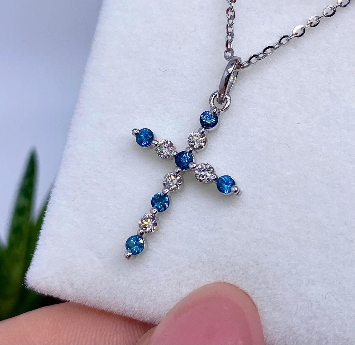 Natural Sapphire and Diamonds Pendant
14 Karat White gold

Pendant without chain.
Label certificate from Laboratory
Main Stone: Sapphire
Main Stone Color: Blue
Main Stone Creation: Natural
Main Stone Treatment: Heated
Main Stone size: 2.2mm
Main