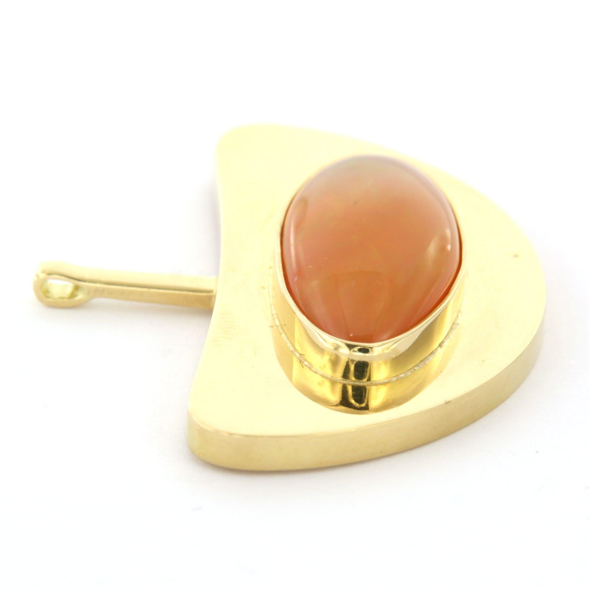 Pendentif en or jaune 18 carats serti d'opale en forme de crochet viking - 15,0 grammes

Description détaillée

Le pendentif mesure 4,3 cm de haut et 3,6 cm de large.

Poids total : 15.0 grammes

Set avec :

- 1 x 2,7 cm x 1,3 cm opale de feu de