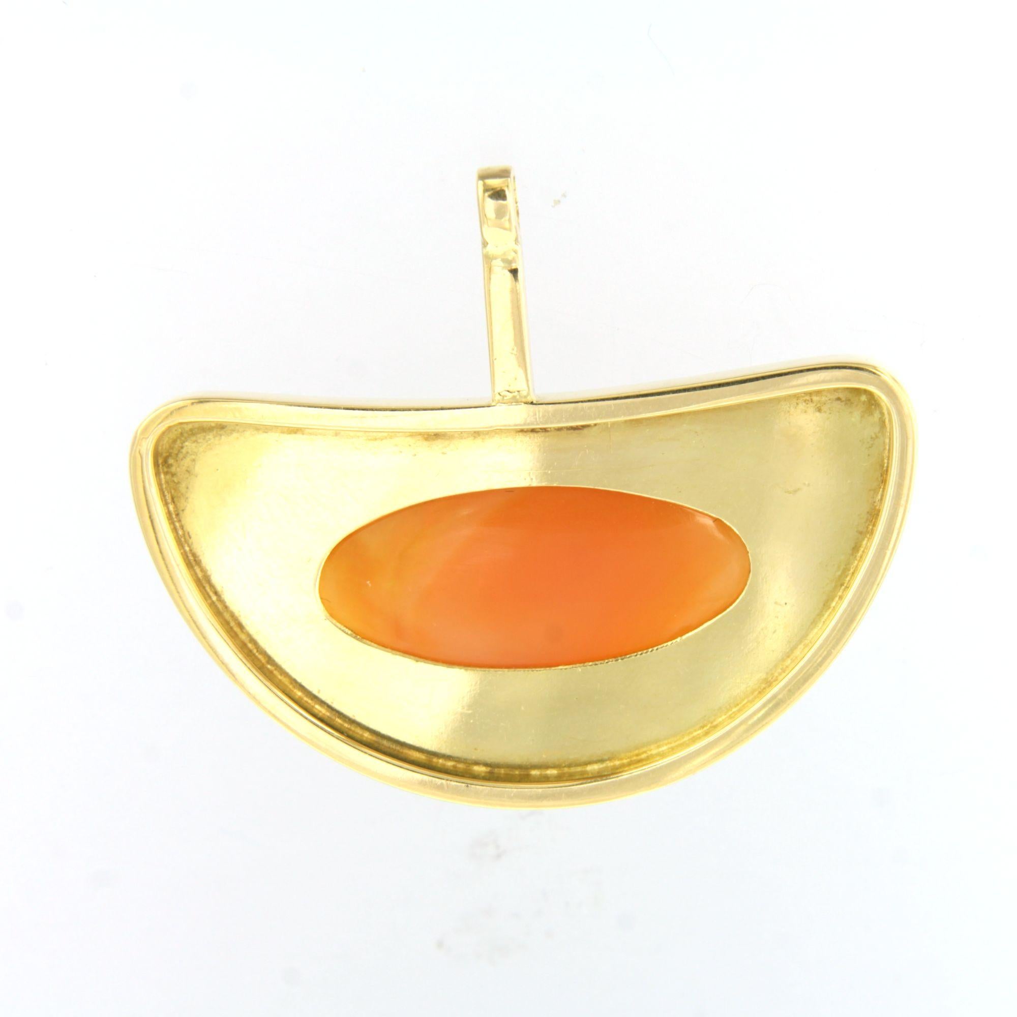 Taille cabochon Pendentif avec opale Or jaune 18k 15,0 grammes en vente
