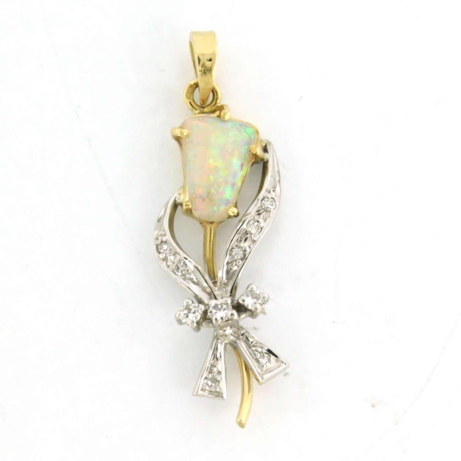 Pendentif avec opale et diamants jusqu'à 0,15ct or 14k 2,7 grammes en vente 1