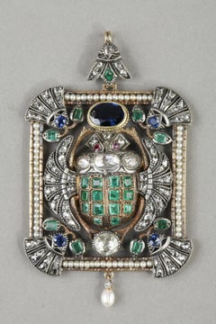 Pendant with Scarab Beetle Gold Mounted, Art Deco Period 1920-1930