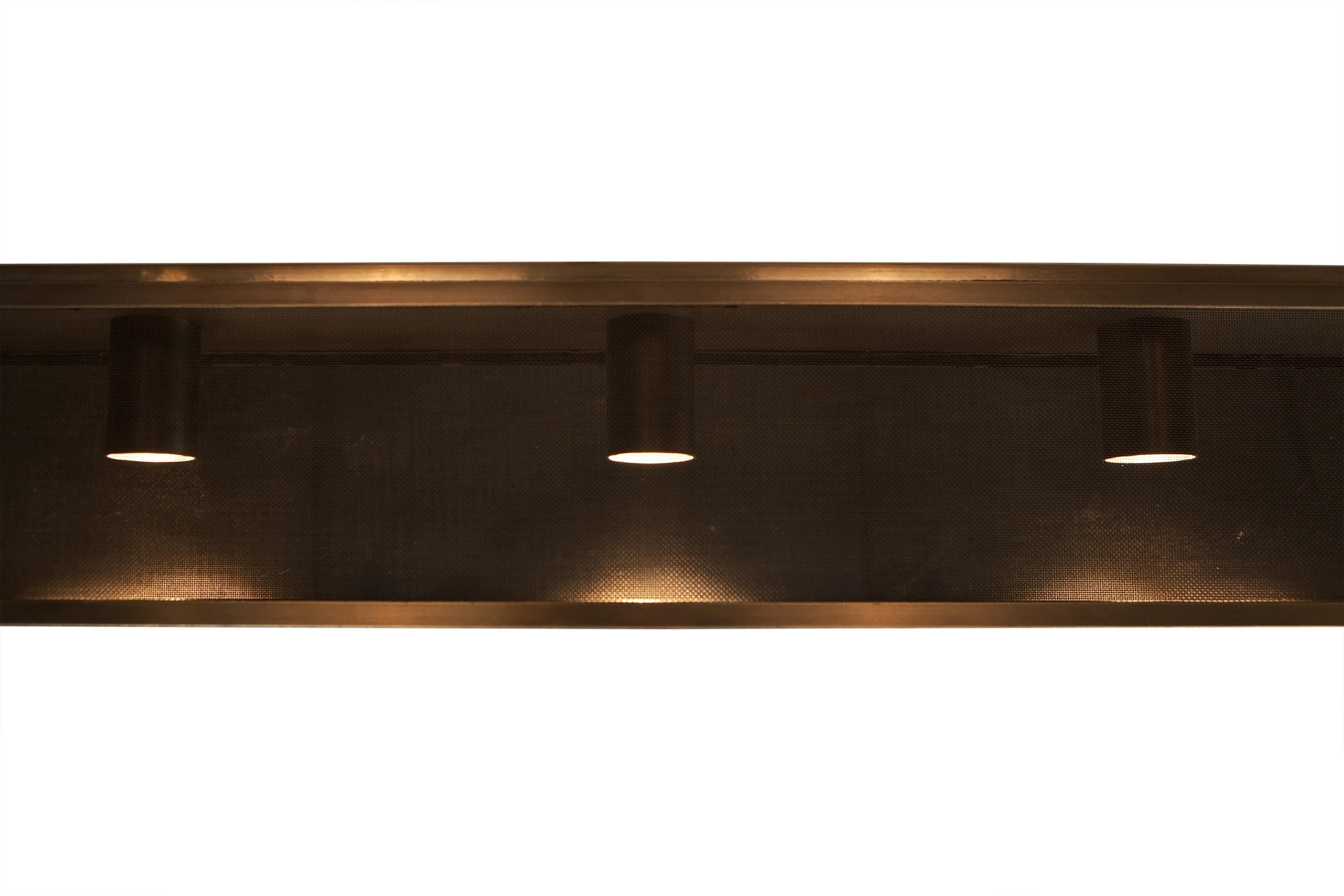 Ciondolo in ottone con fusibile a canone e maglia in acciaio. driver incluso in uno dei cavi. Lampade ES50, possibili anche a led.