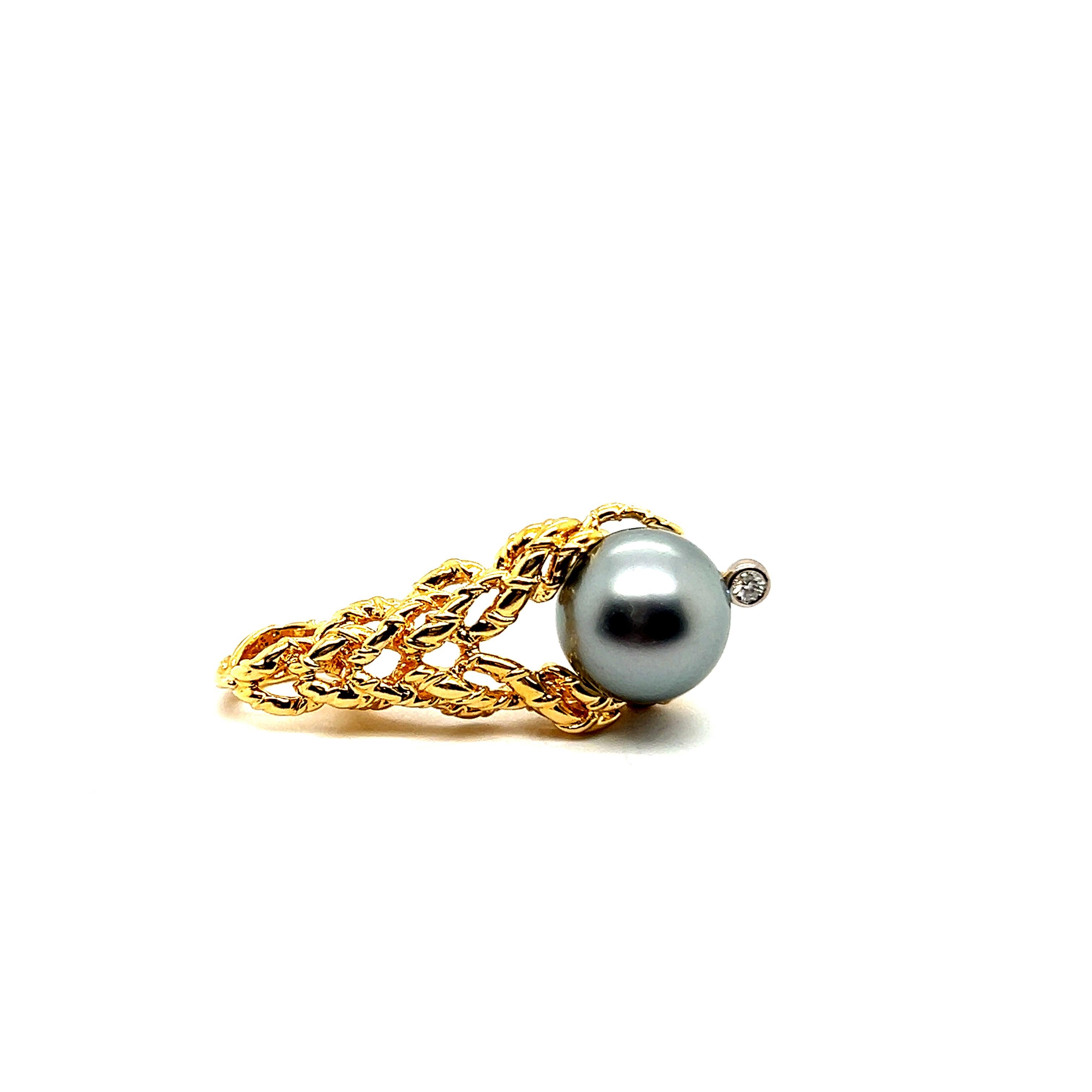 Pendentif Gilbert Albert en or jaune 18 carats avec perles de Tahiti et diamants en vente 4