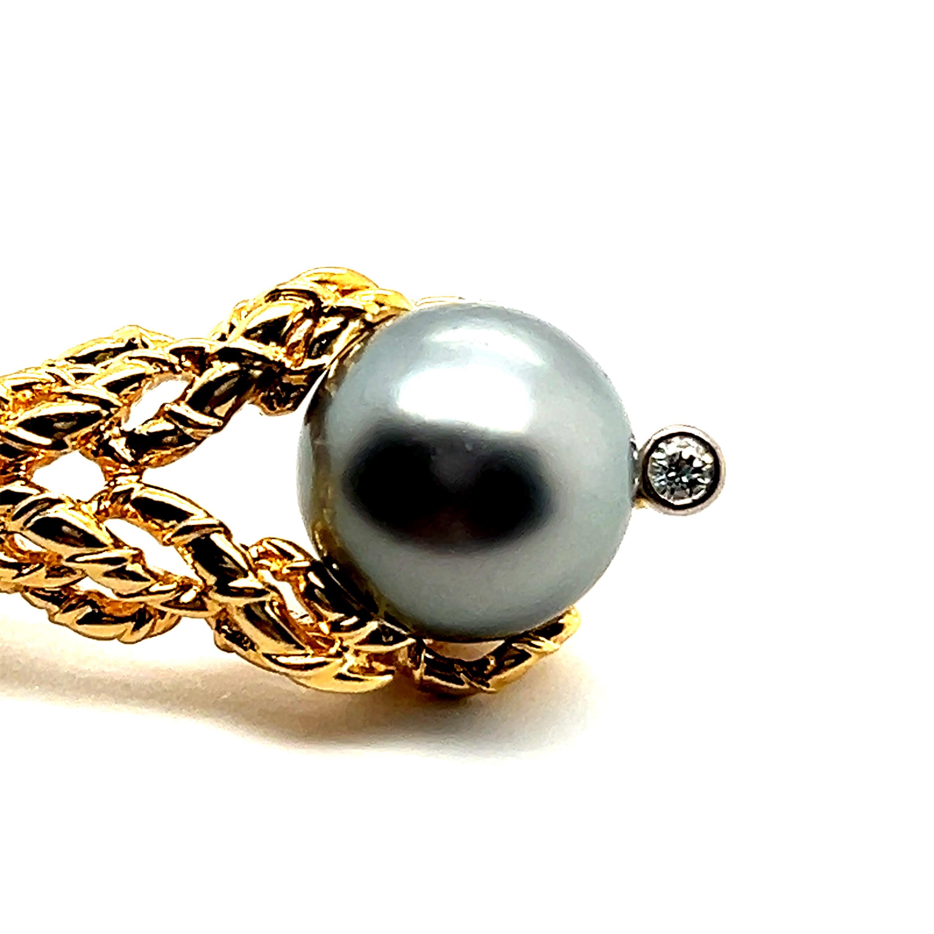 Pendentif Gilbert Albert en or jaune 18 carats avec perles de Tahiti et diamants en vente 8