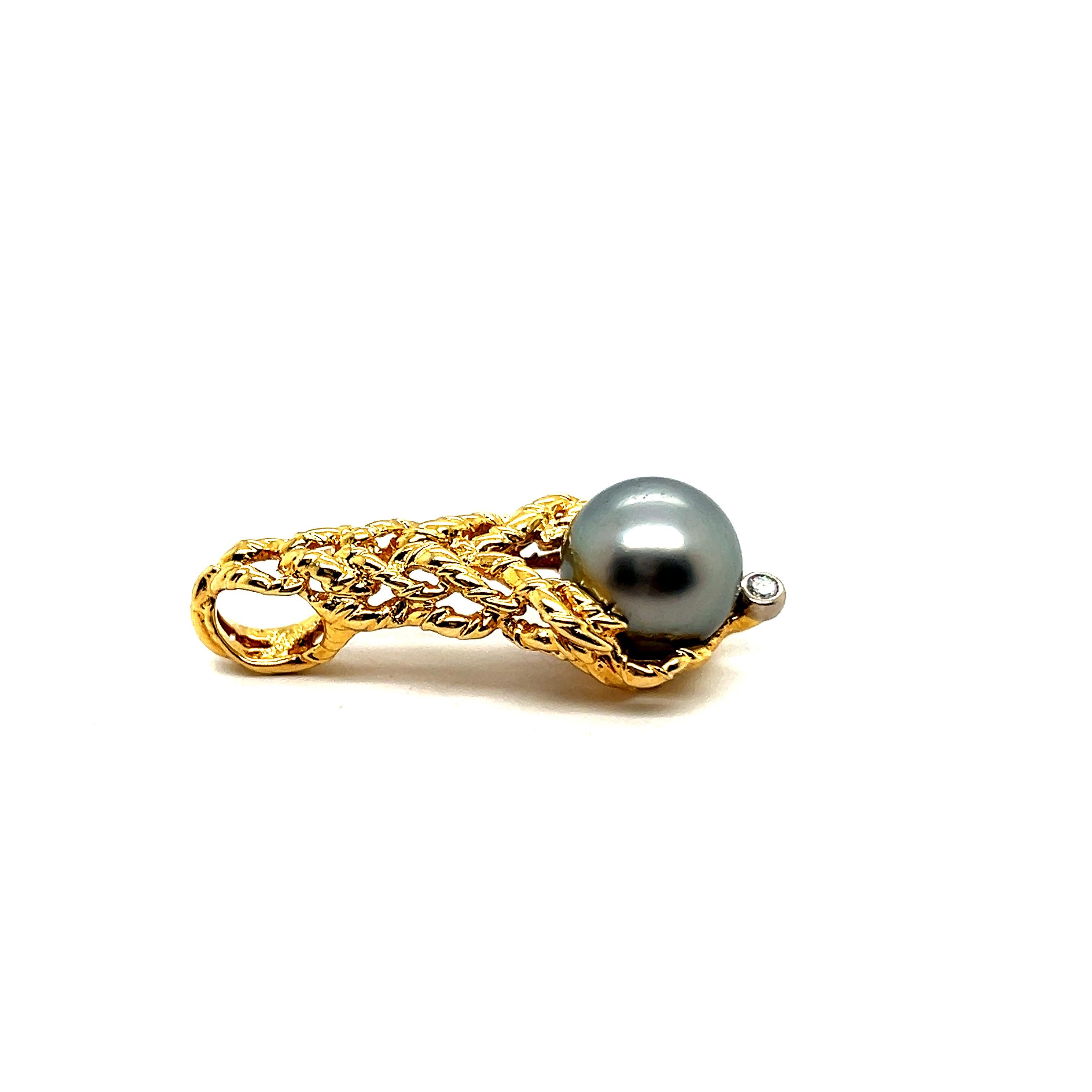 Pendentif Gilbert Albert en or jaune 18 carats avec perles de Tahiti et diamants Excellent état - En vente à Lucerne, CH