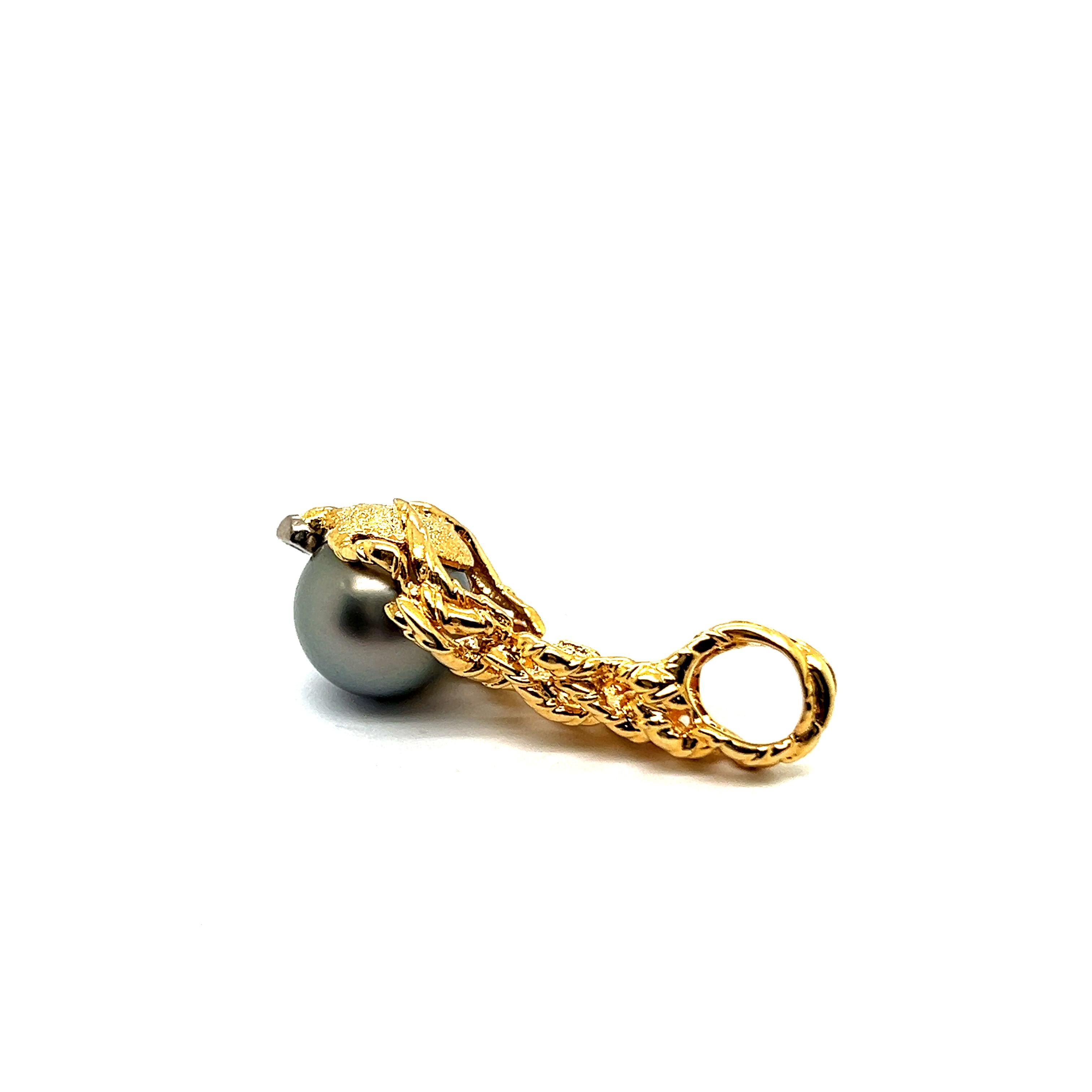 Pendentif Gilbert Albert en or jaune 18 carats avec perles de Tahiti et diamants en vente 2