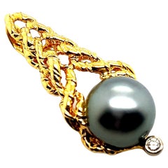 Pendant with Tahitian Pearl & Diamond in 18 Karat Yellow Gold by Gilbert Albert