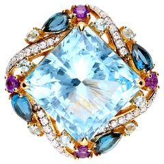 Pendant Yellow Gold Blue Topaz 20.32 Carat Topaz Blue London, Amethyst, Diamonds