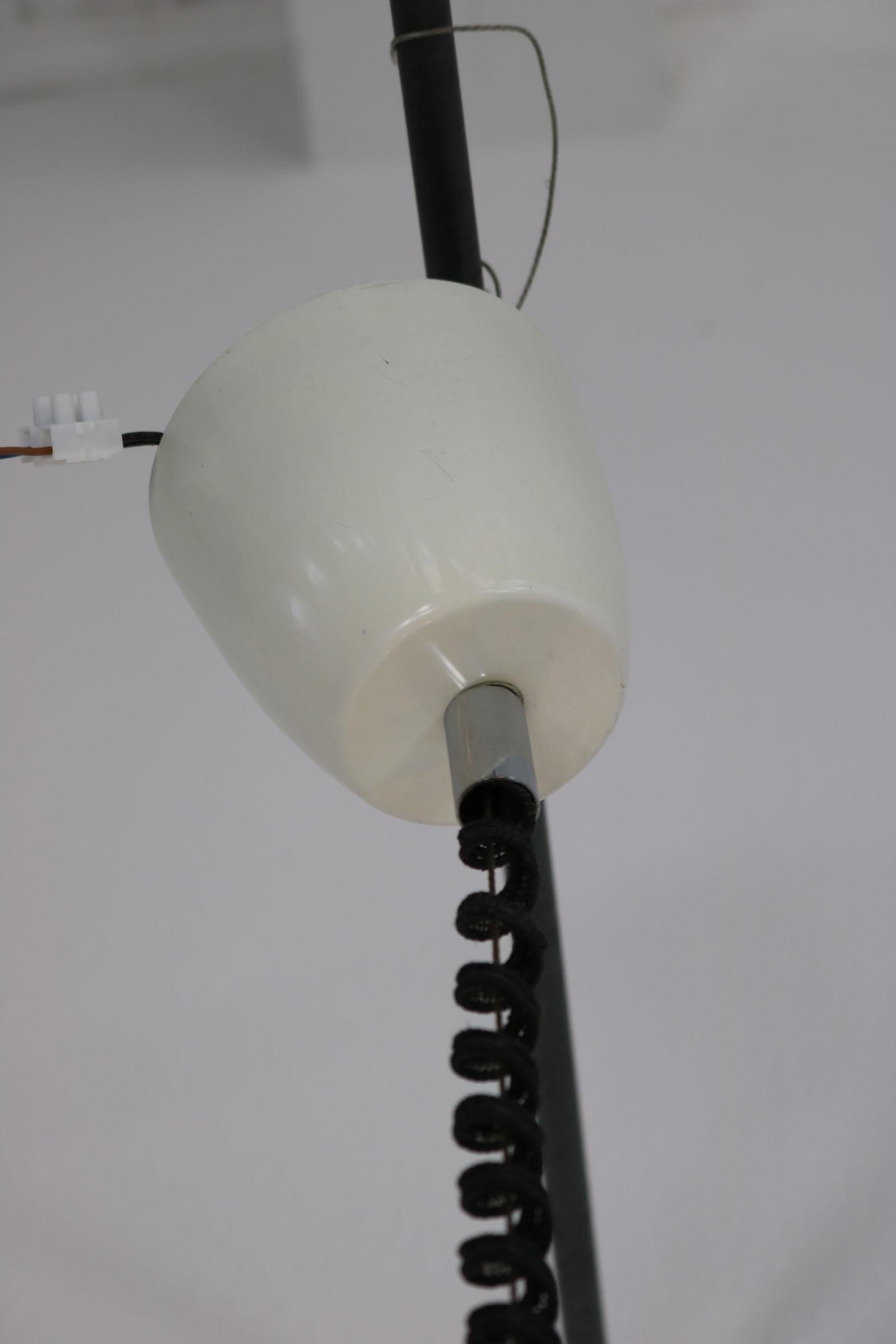Pendantlamp with white painted metal & chrome shades, Gioffredo Reggiani, 1970s For Sale 4