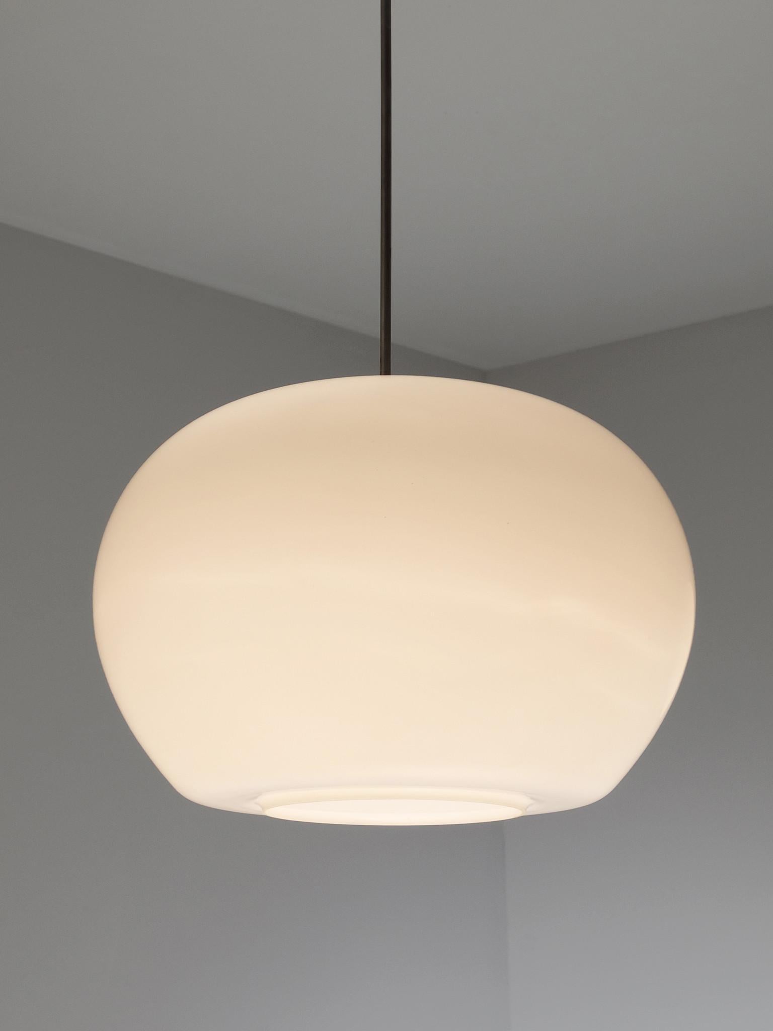 Pendants in Opaline Glass and Metal  In Good Condition For Sale In Waalwijk, NL